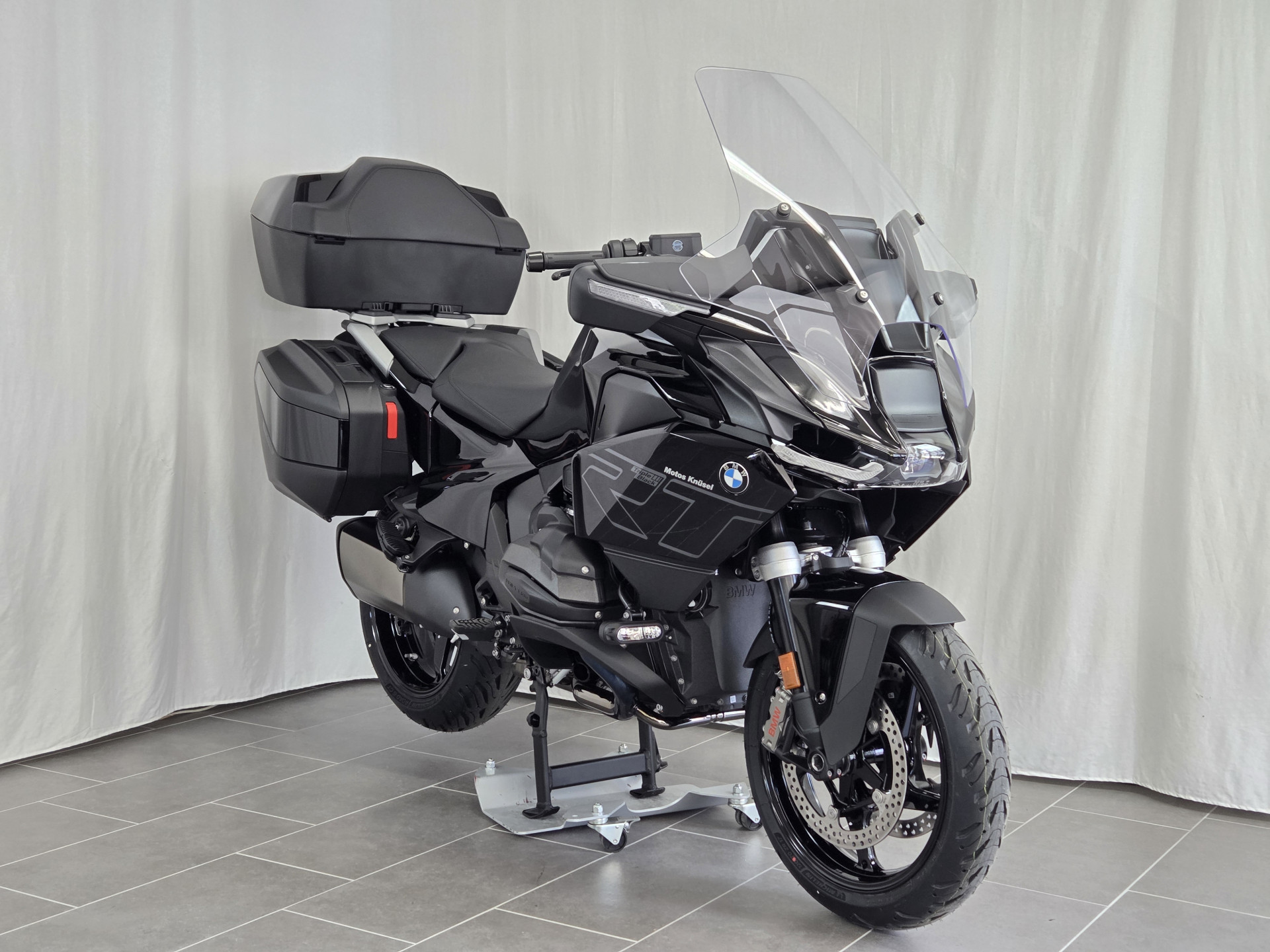 BMW R 1300 RT Triple Black Boxer-Prämie CHF -1'500 für Verträge bis 30.09.26-showroom-element-1