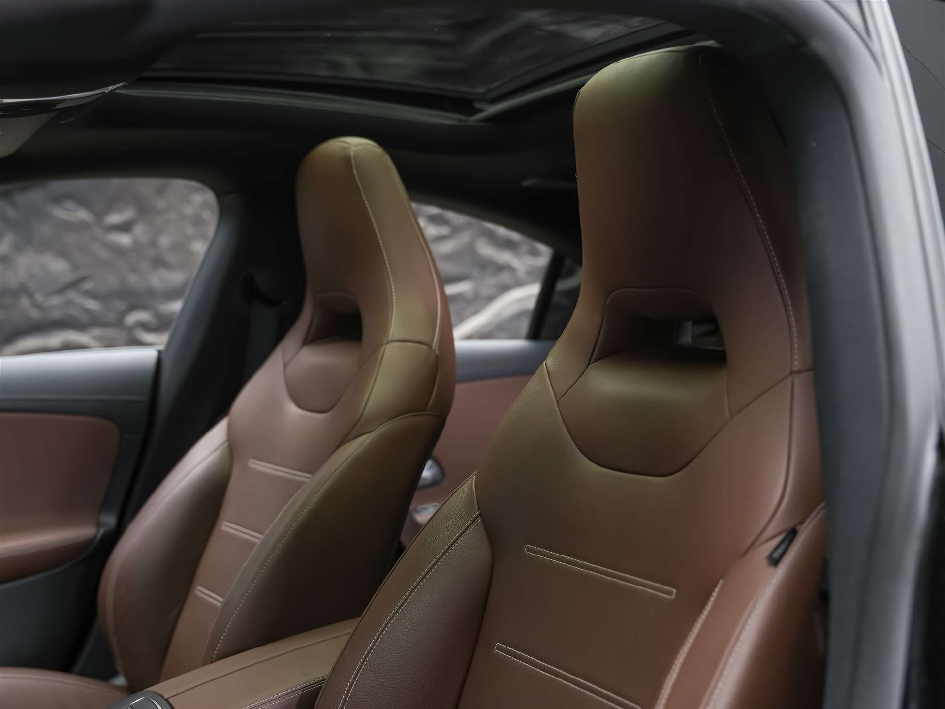 MERCEDES-BENZ CLA 35 AMG 4matic *CH Auto*Panorama*Night Paket AMG-image-10