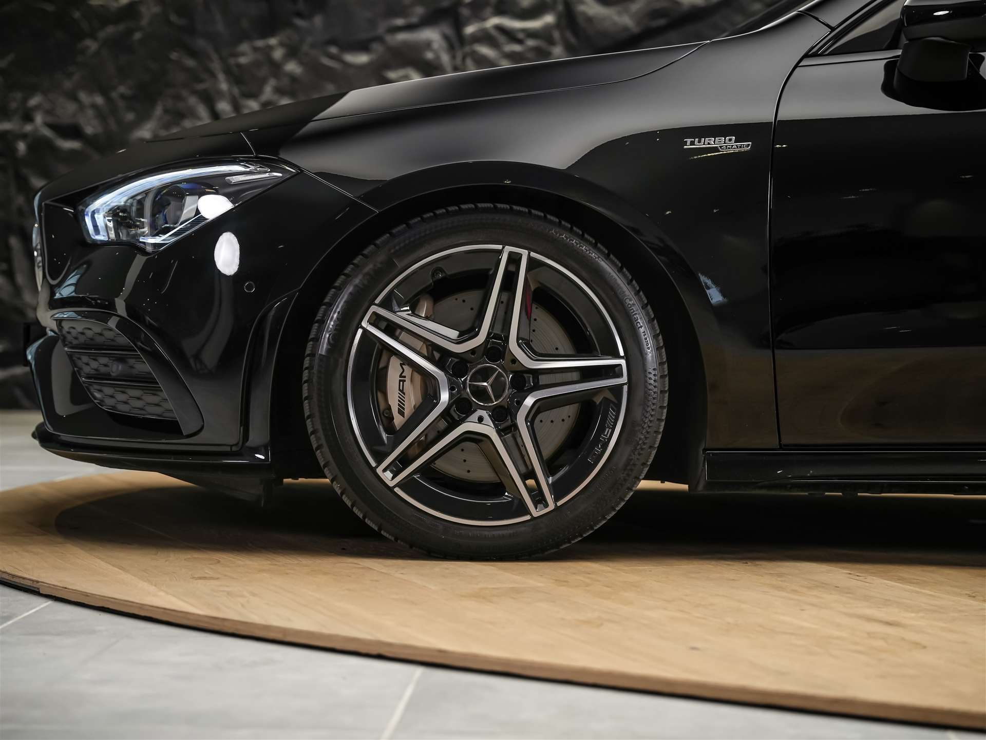 MERCEDES-BENZ CLA 35 AMG 4matic *CH Auto*Panorama*Night Paket AMG-image-16
