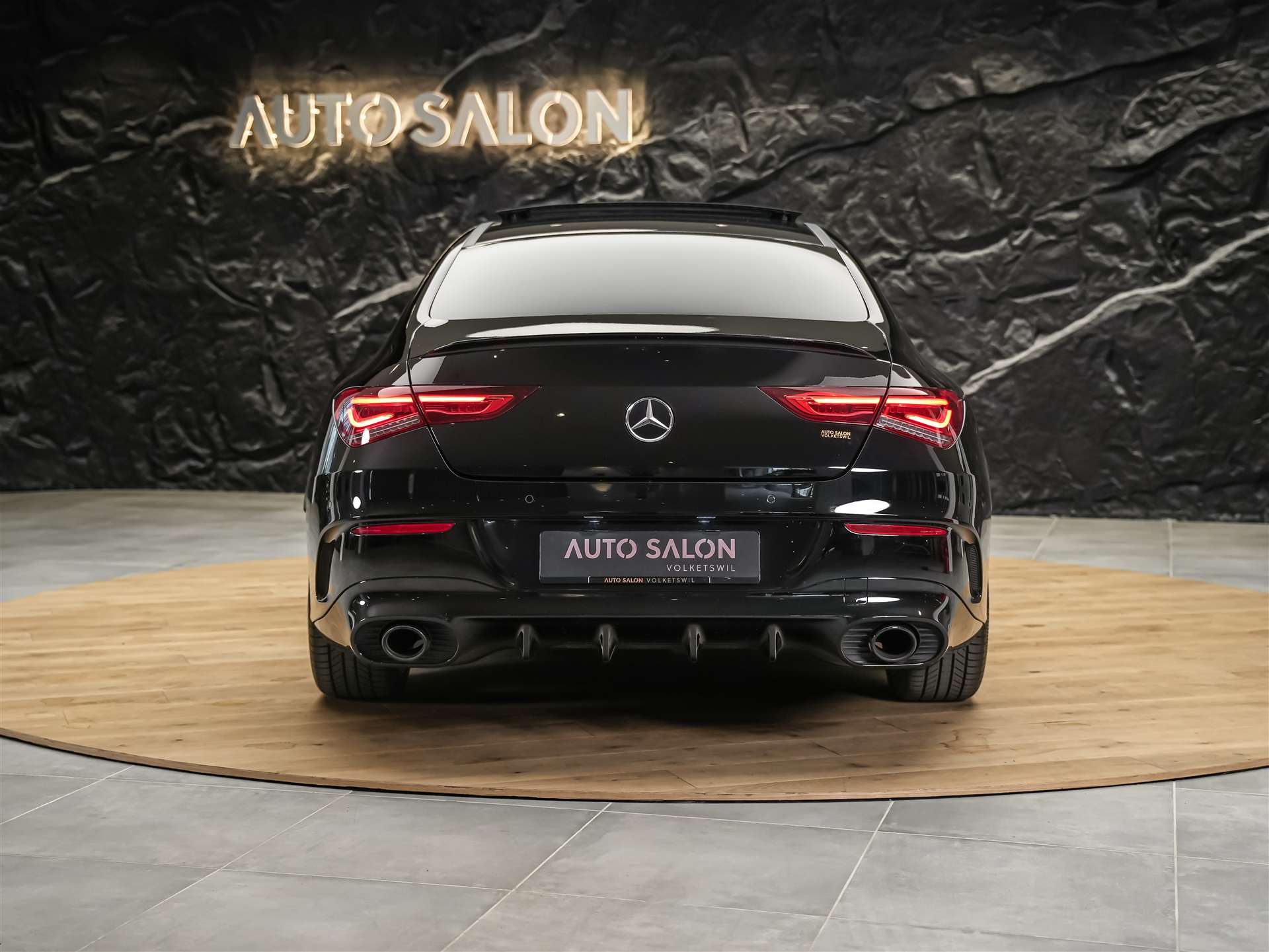 MERCEDES-BENZ CLA 35 AMG 4matic *CH Auto*Panorama*Night Paket AMG-image-4