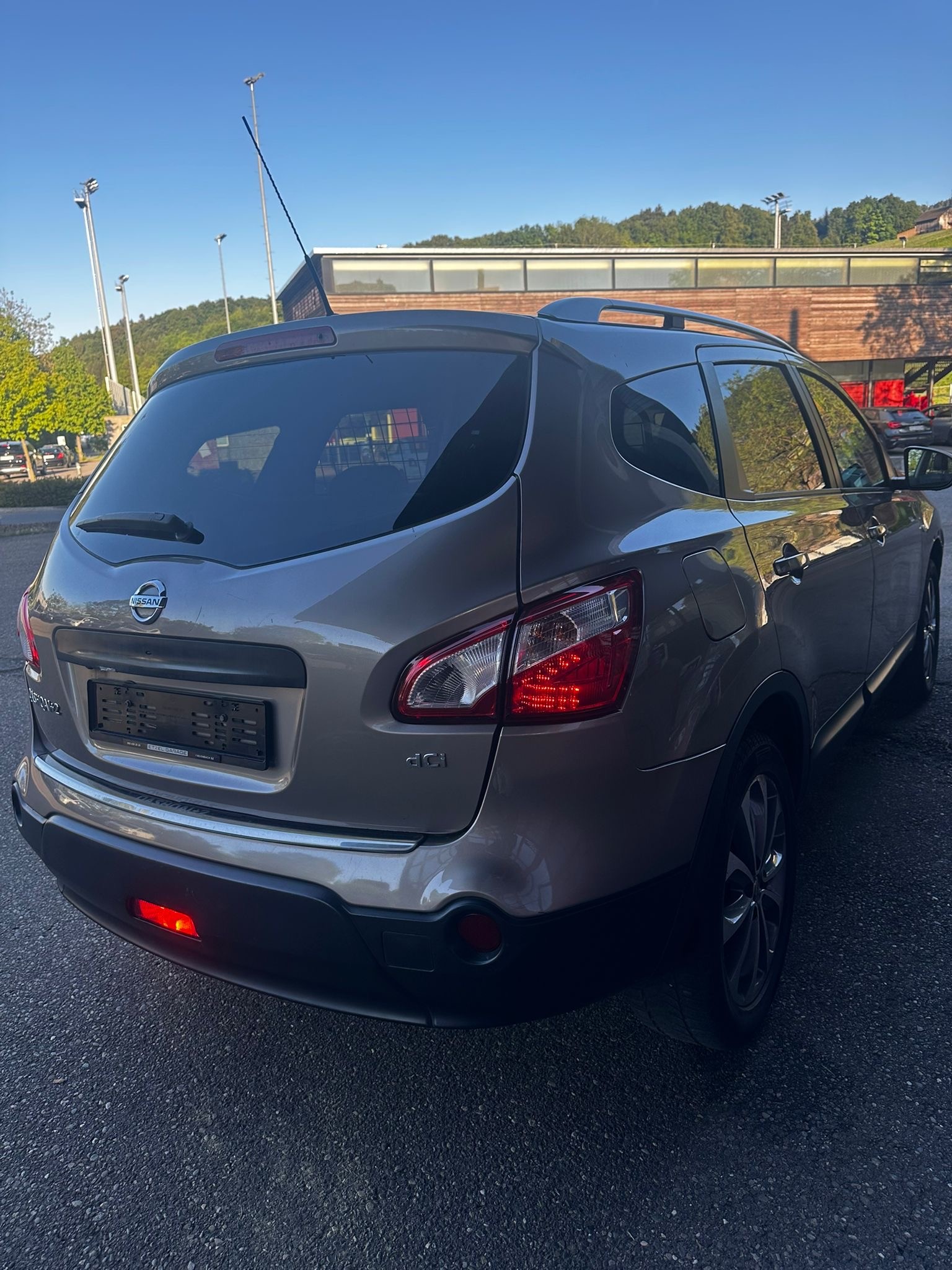 NISSAN Qashqai +2 2.0 dCi 4WD tekna Automatic-image-3