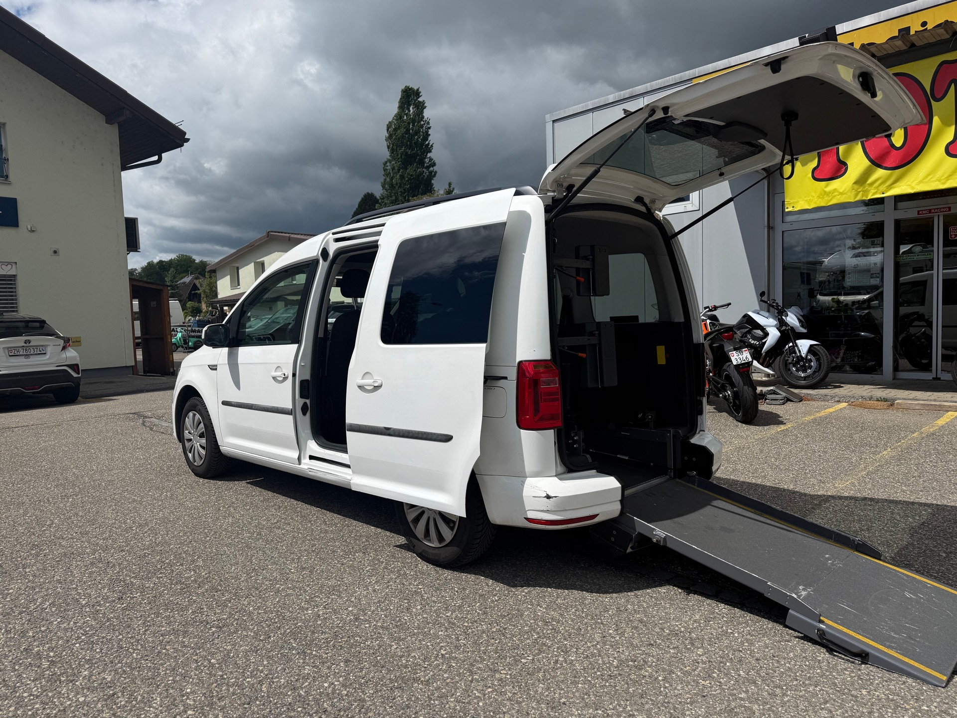 VW Caddy 1.2 TSI Trendline-image-9