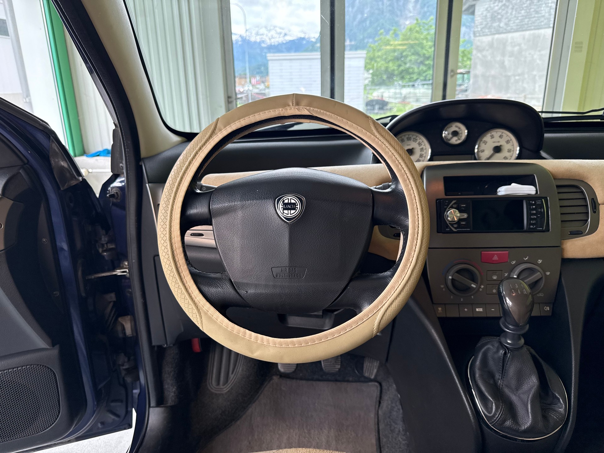 LANCIA Ypsilon 1.2-image-8