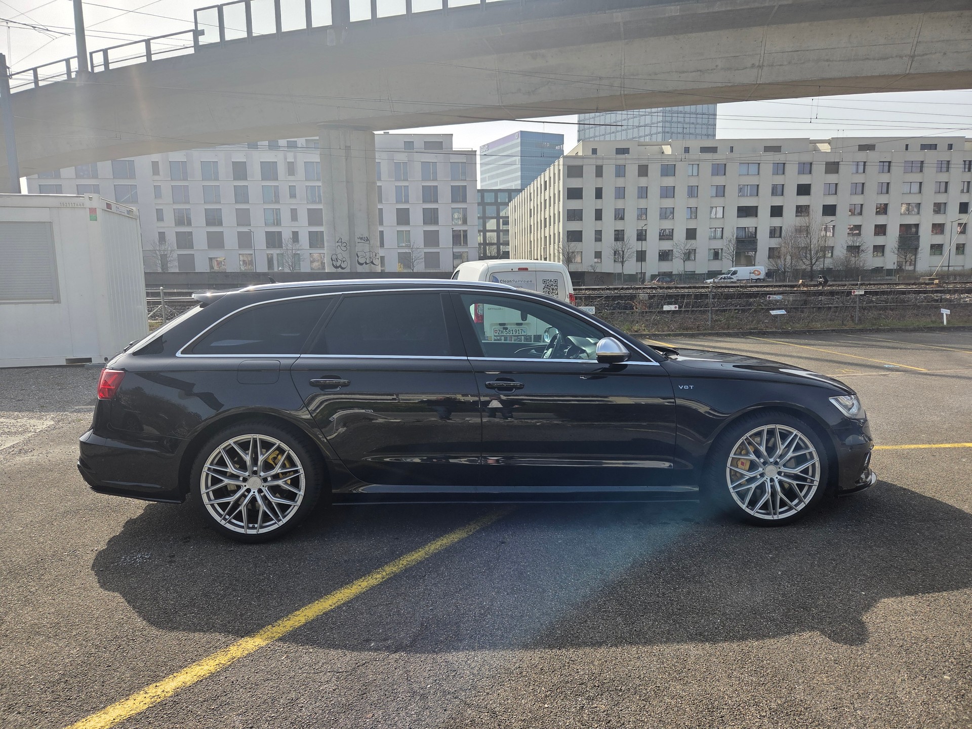 AUDI S6 Avant 4.0 TFSI V8 quattro S-tronic-image-5