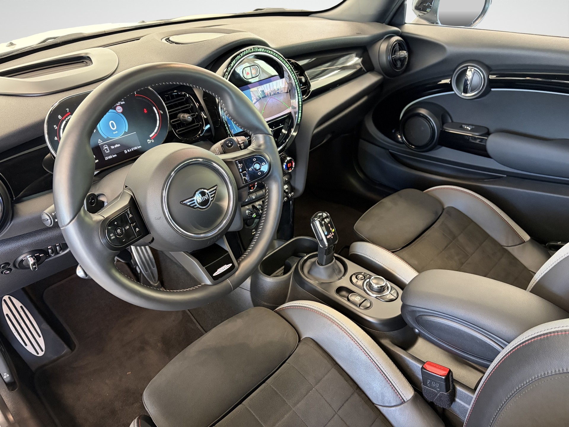 MINI Cooper John Cooper Works Steptronic-image-9