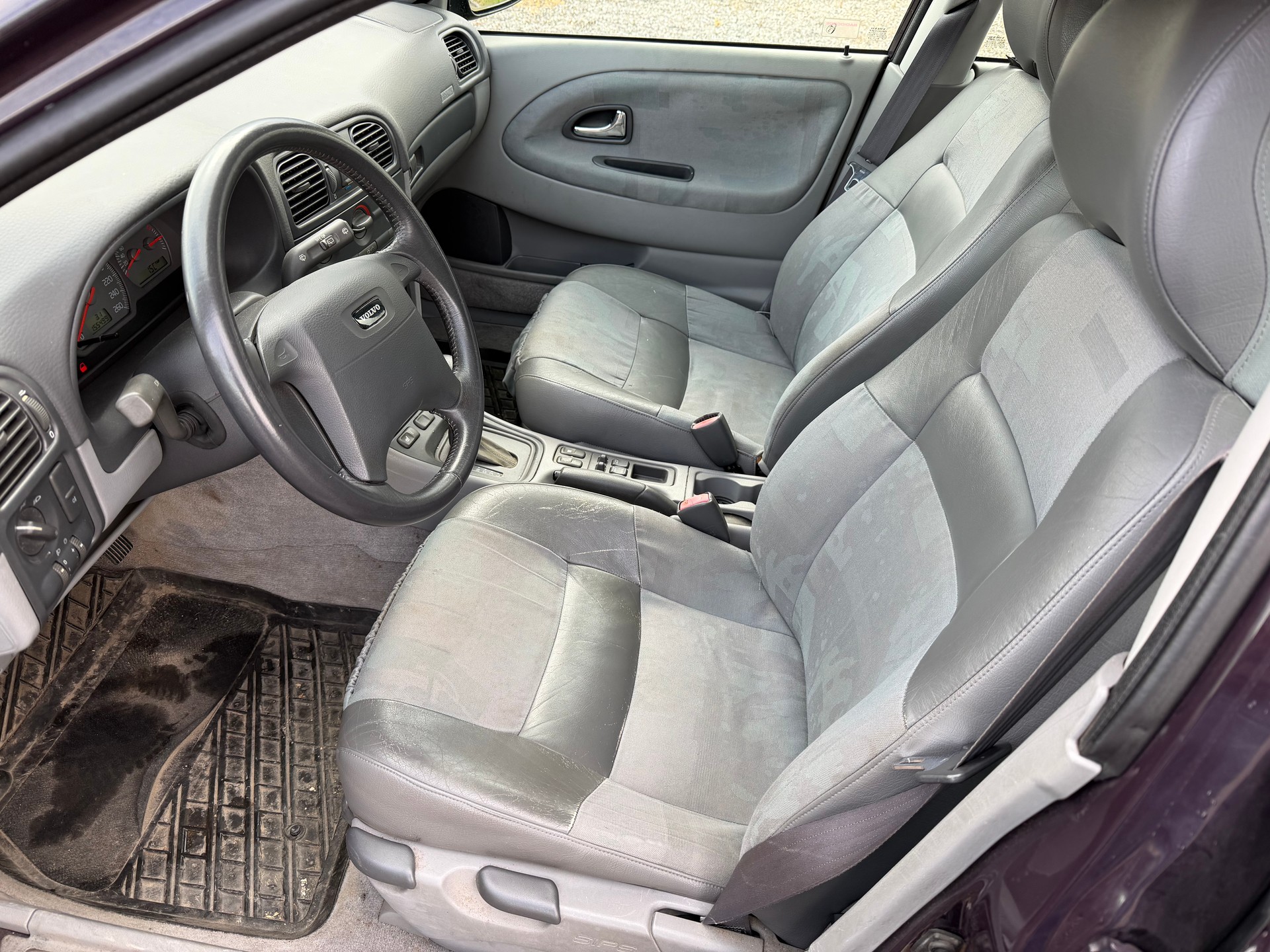 VOLVO V40 2.0 T-image-10
