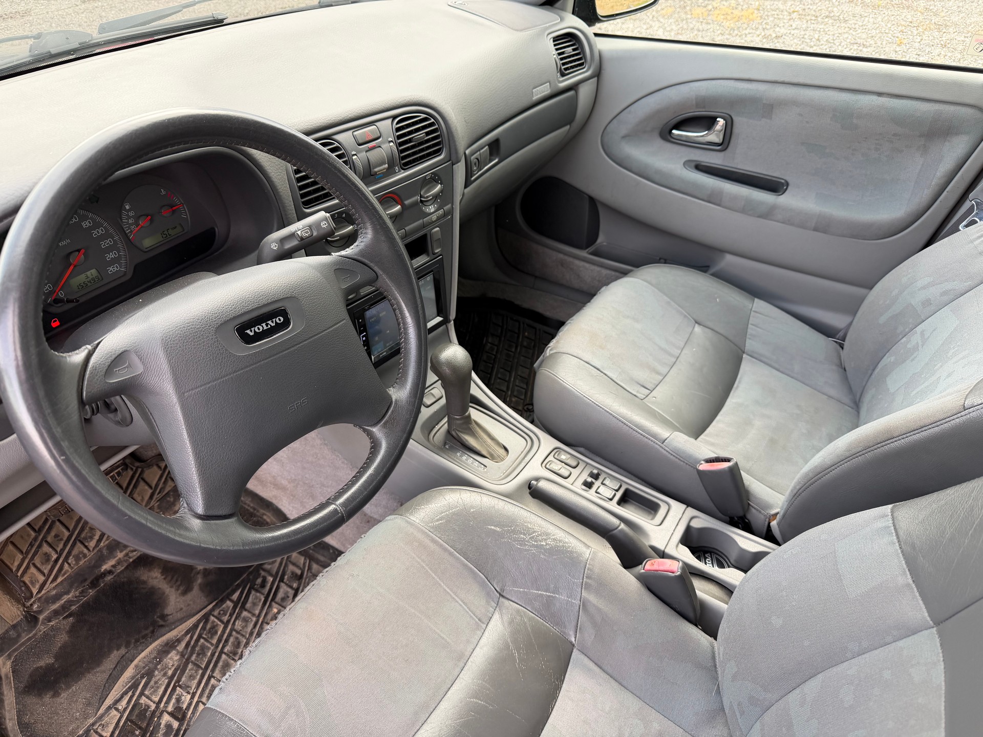 VOLVO V40 2.0 T-image-9