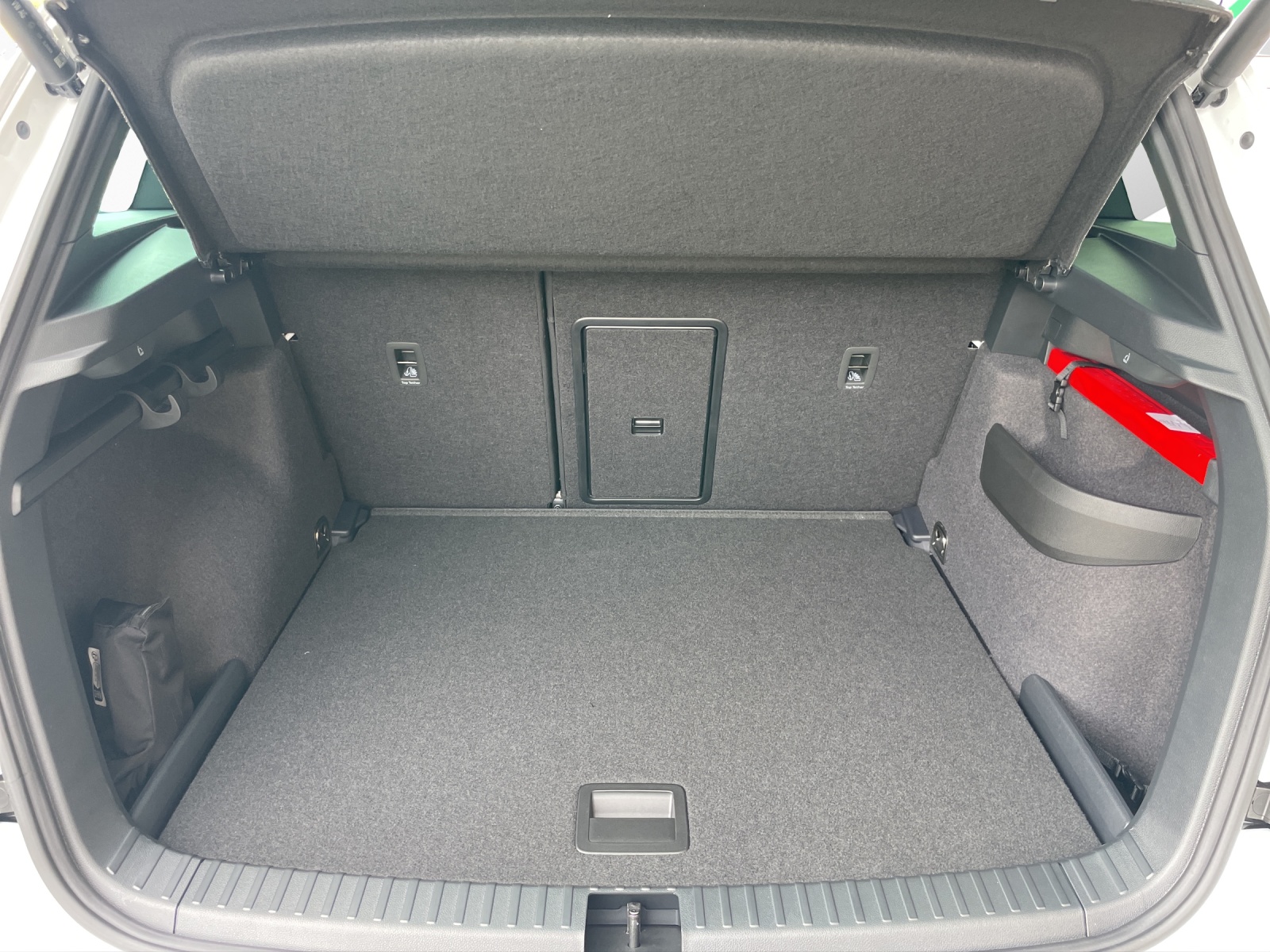 SKODA Karoq 2.0 TSI Dynamic Limited Edition 4x4 DSG-image-14