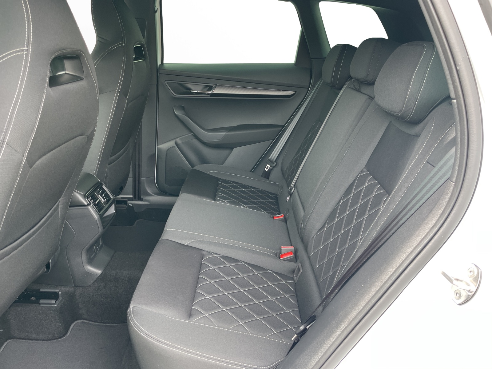 SKODA Karoq 2.0 TSI Dynamic Limited Edition 4x4 DSG-image-13