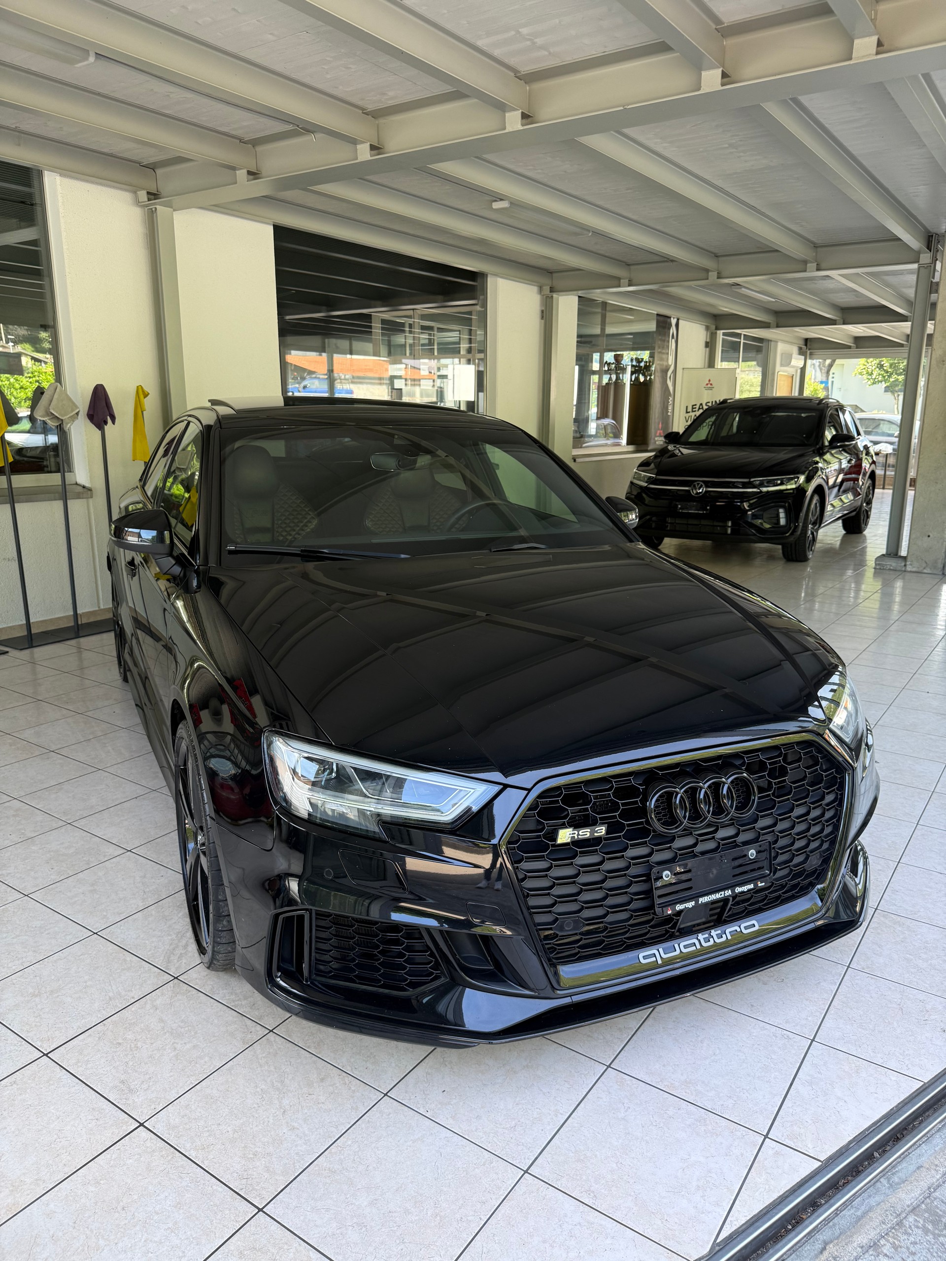 AUDI RS3 Limousine 2.5 TSI quattro S-tronic-image-8