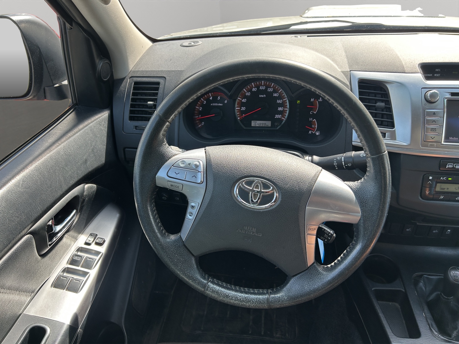 TOYOTA Hilux 3.0 4WD Automat Double Cab Sol Premium-image-16
