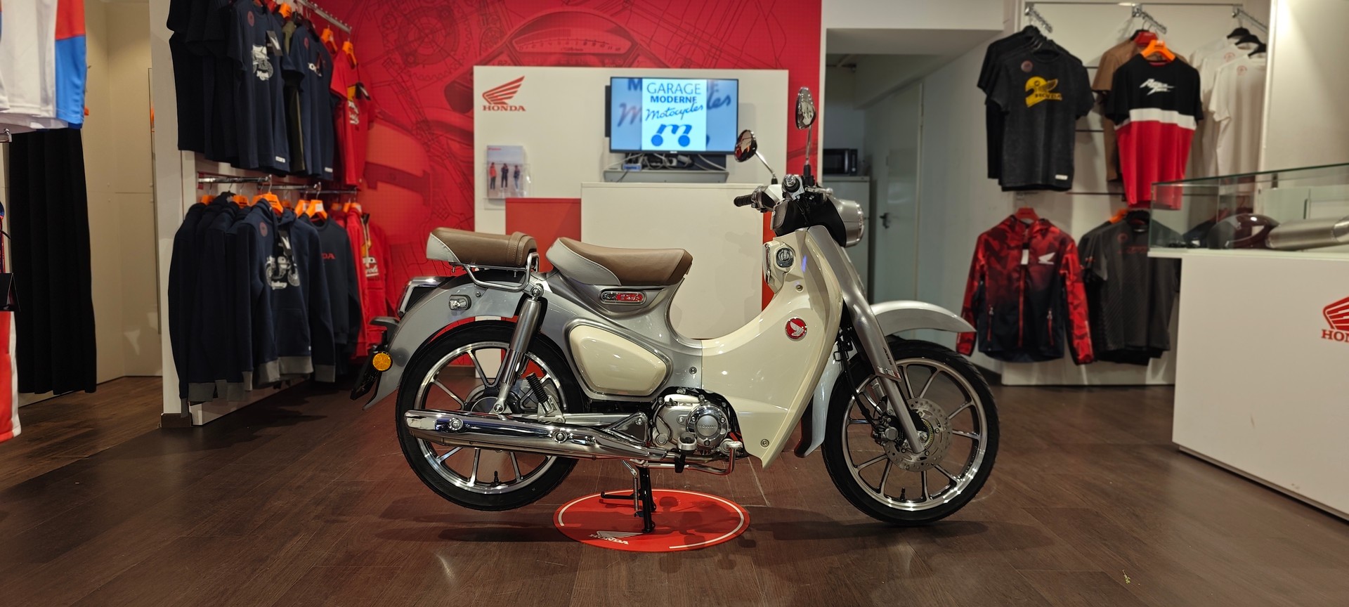HONDA C 125 Super Cub-image-1