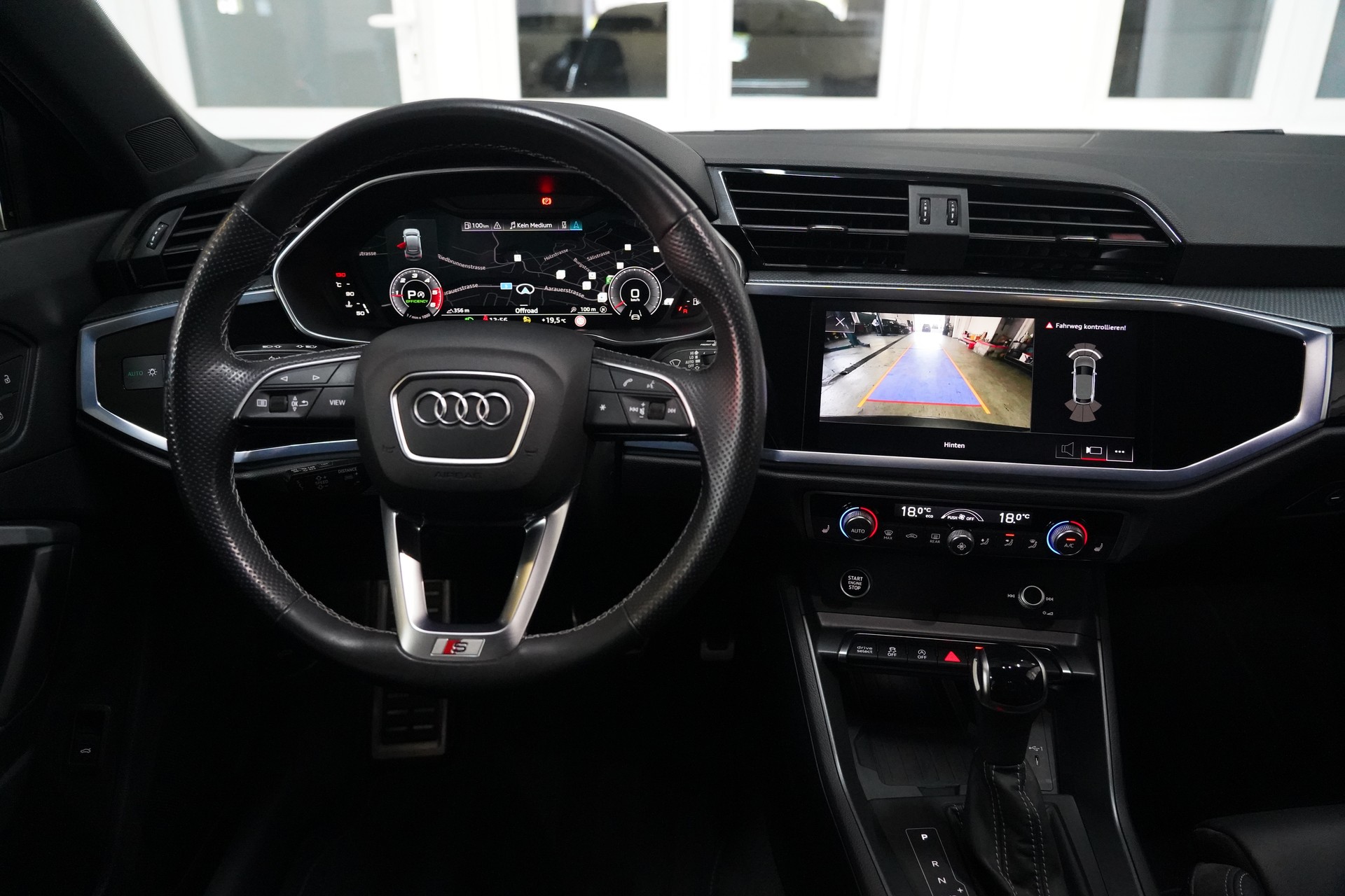 AUDI Q3 Sportback 35 TDI S-Line quattro S-tronic-image-14