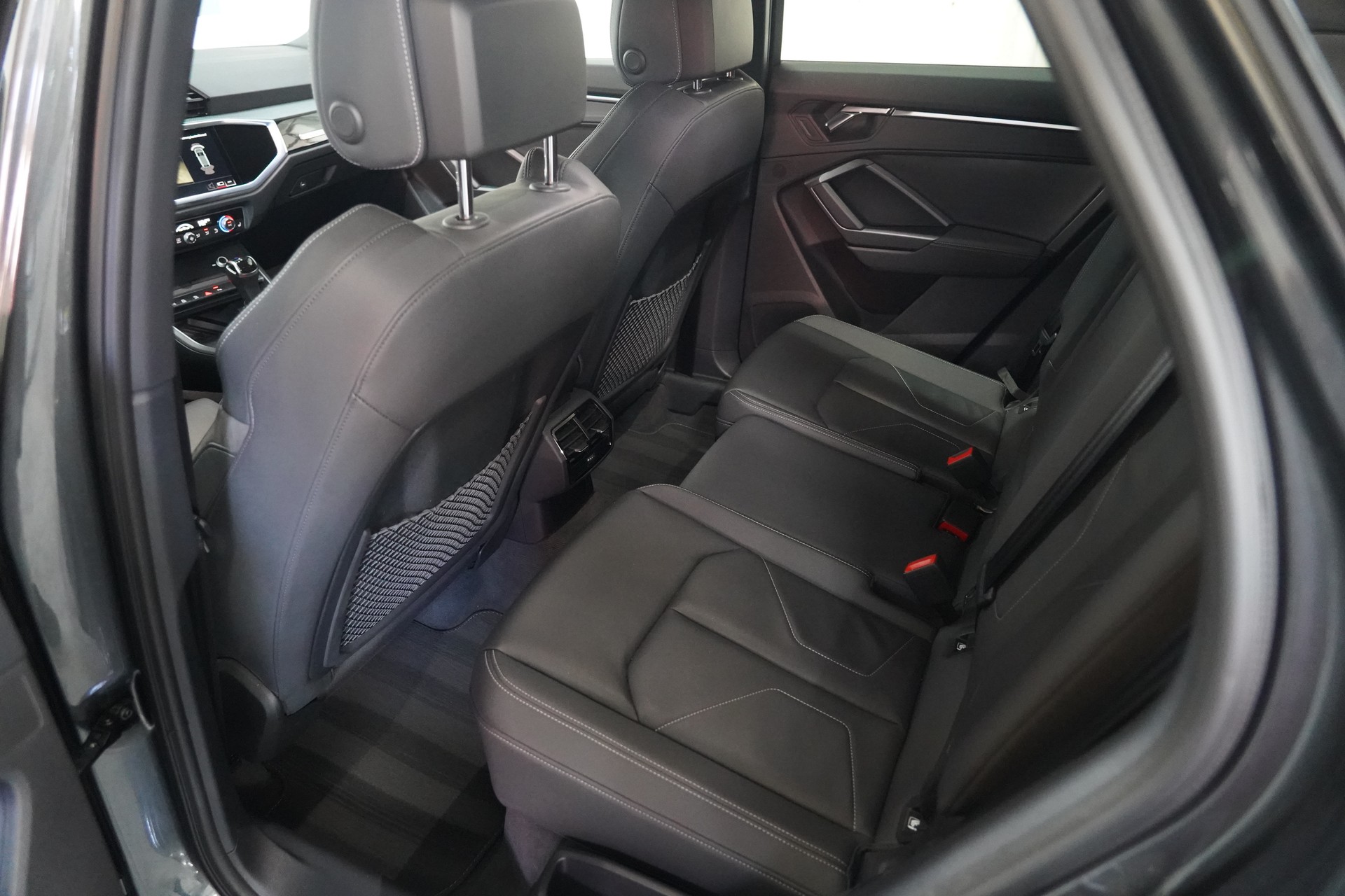 AUDI Q3 Sportback 35 TDI S-Line quattro S-tronic-image-12