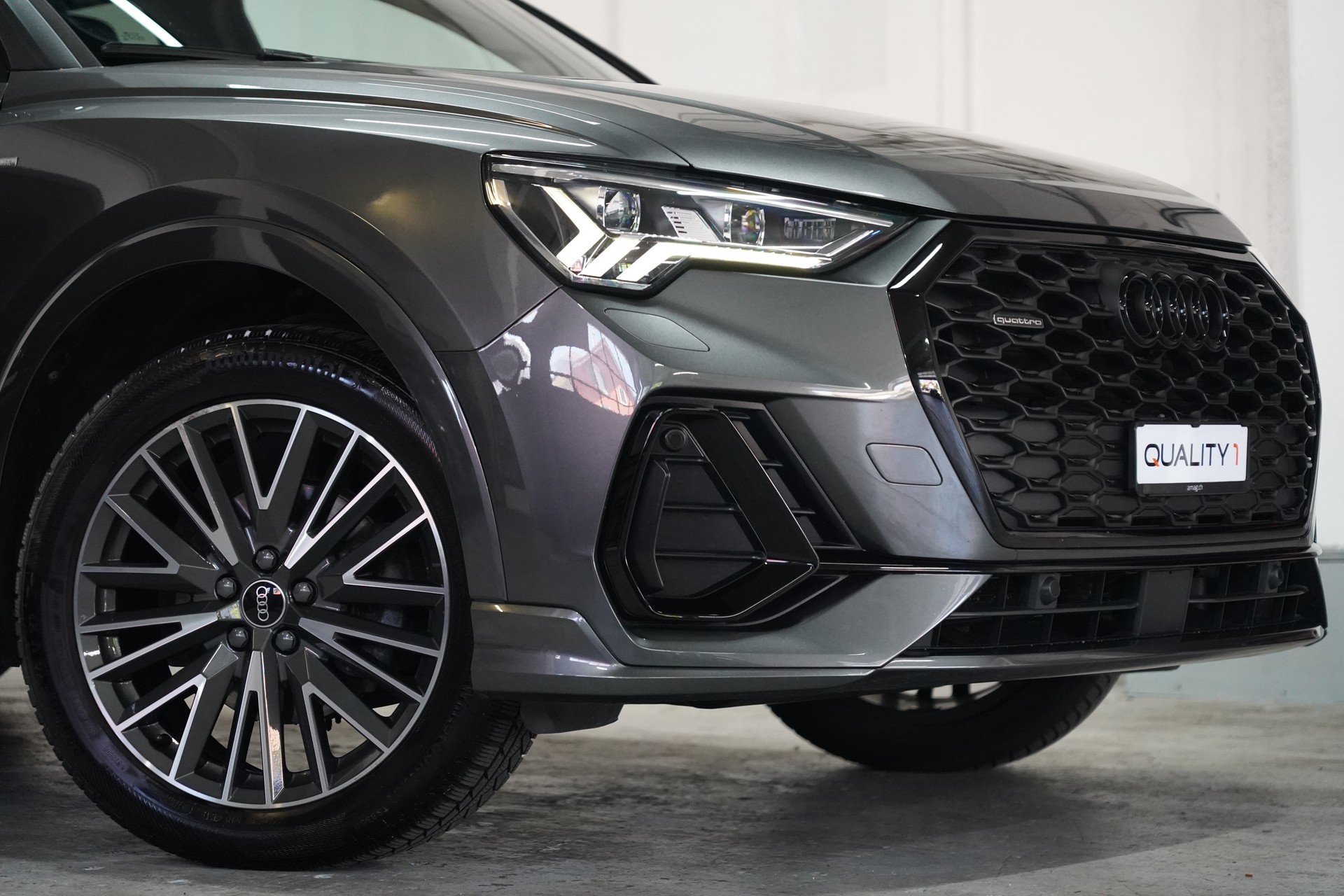 AUDI Q3 Sportback 35 TDI S-Line quattro S-tronic-image-1