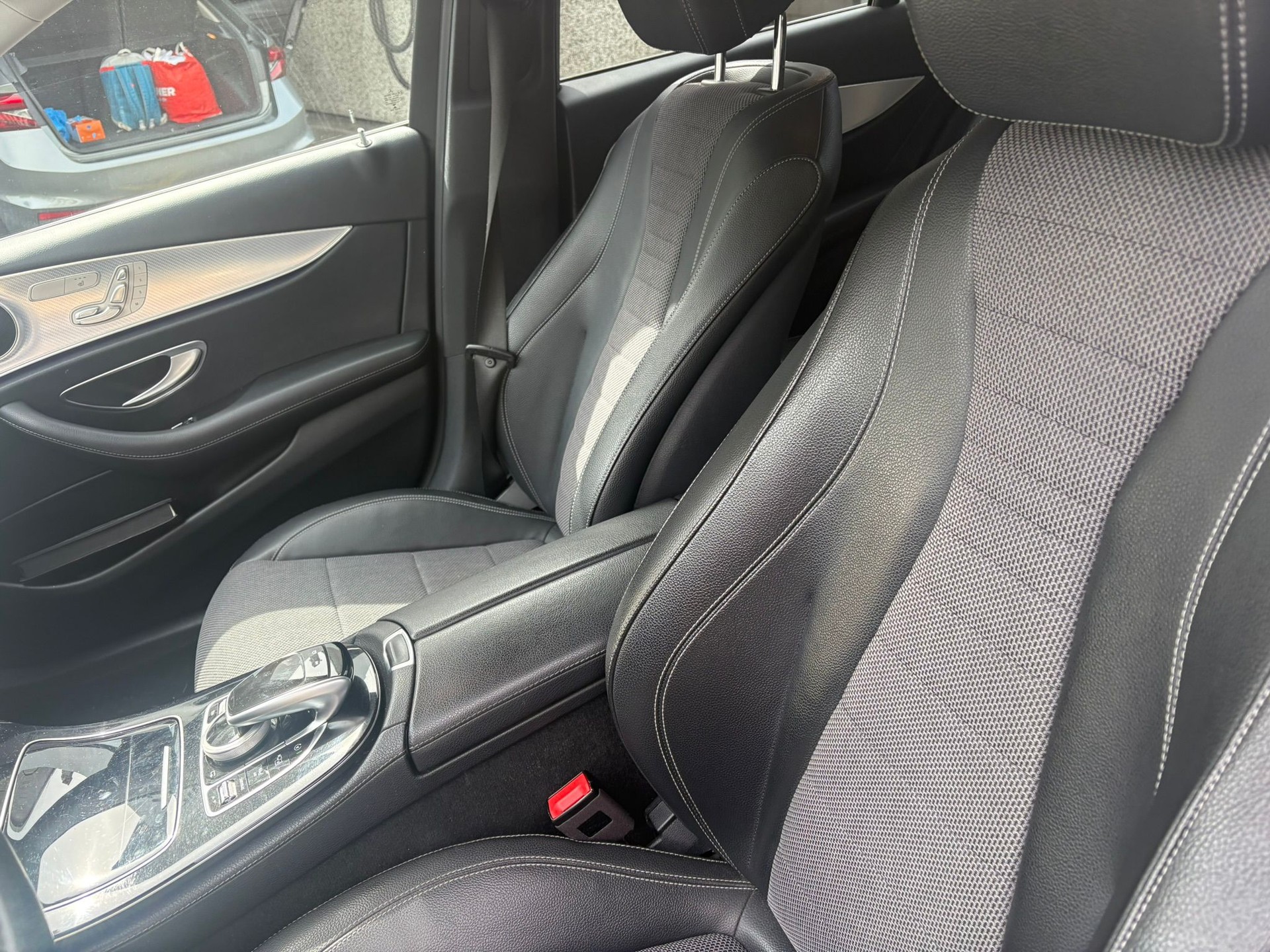 MERCEDES-BENZ E 200 Avantgarde 4Matic 9G-Tronic-image-6
