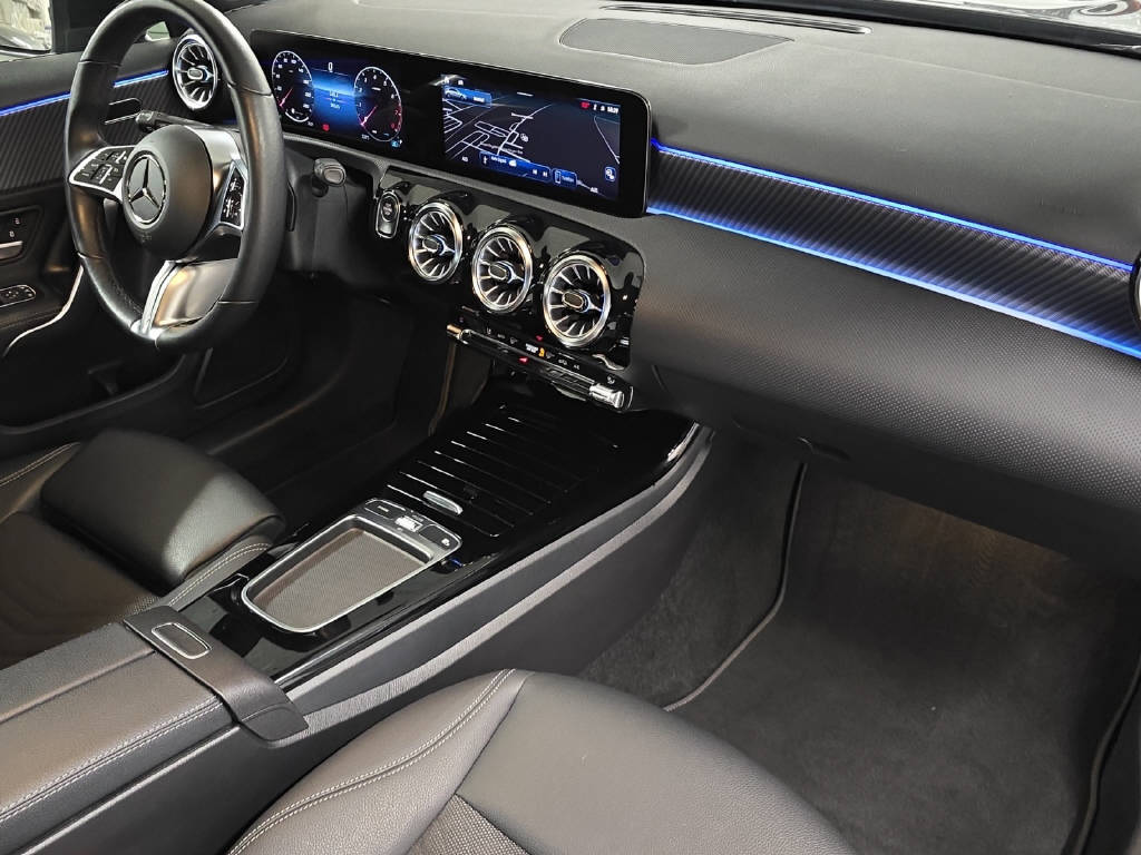 MERCEDES-BENZ A 200 Progressive-image-10