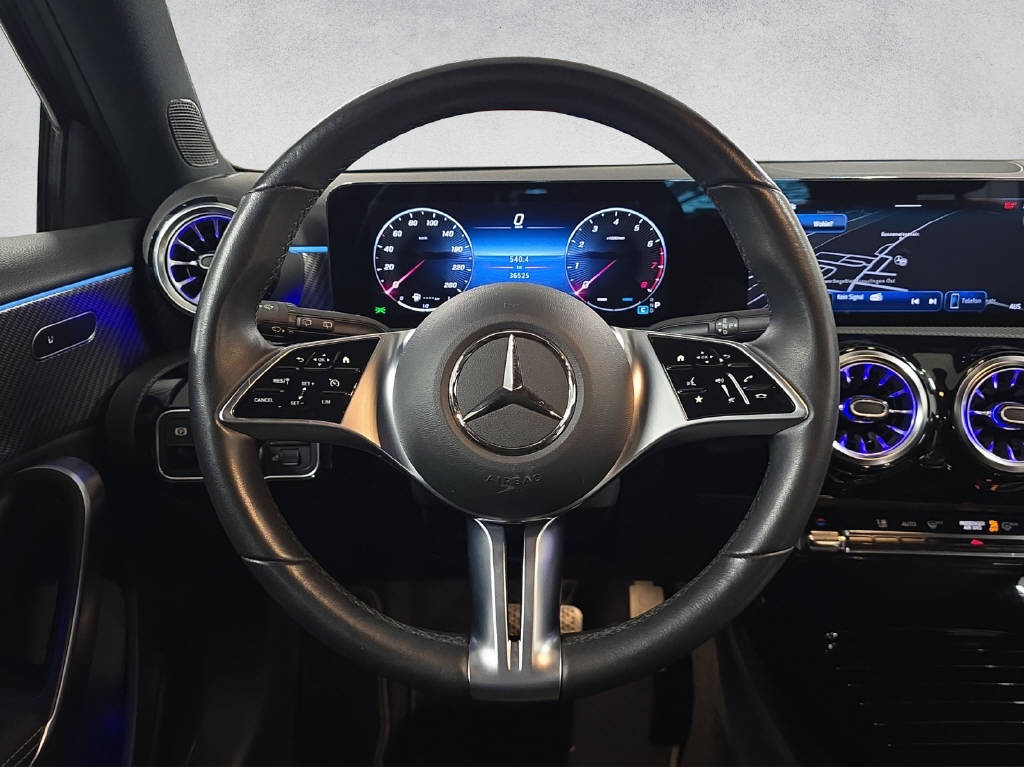 MERCEDES-BENZ A 200 Progressive-image-11