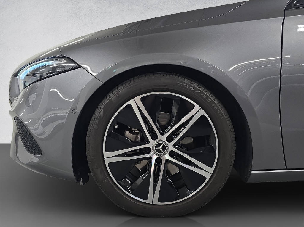 MERCEDES-BENZ A 200 Progressive-image-6