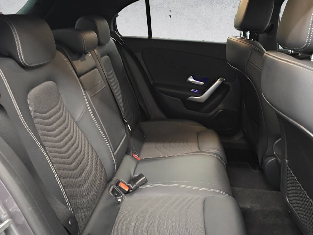 MERCEDES-BENZ A 200 Progressive-image-12