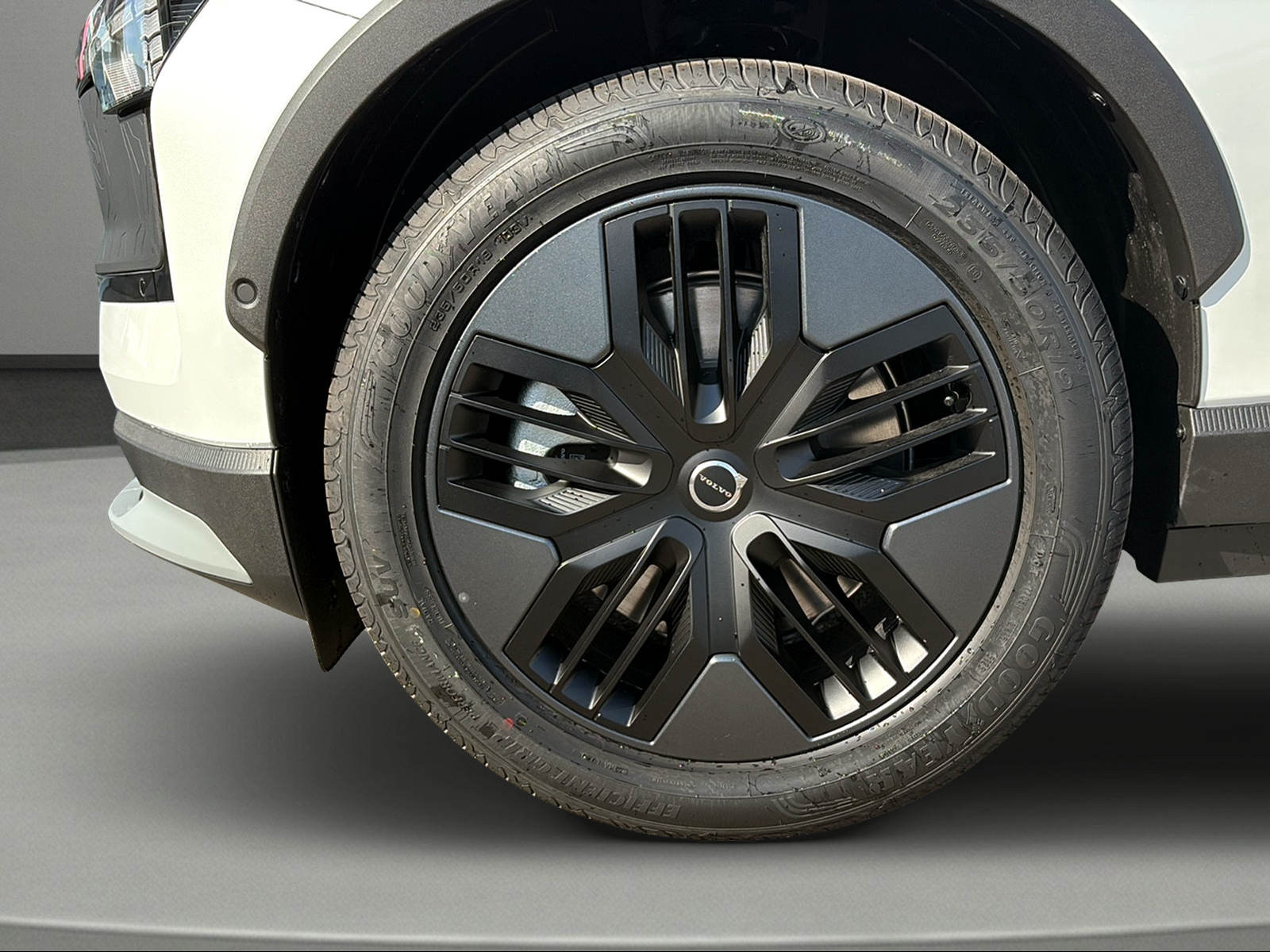 VOLVO EX30 Cross Country P8 69 kWh AWD Ultra-showroom-element-2