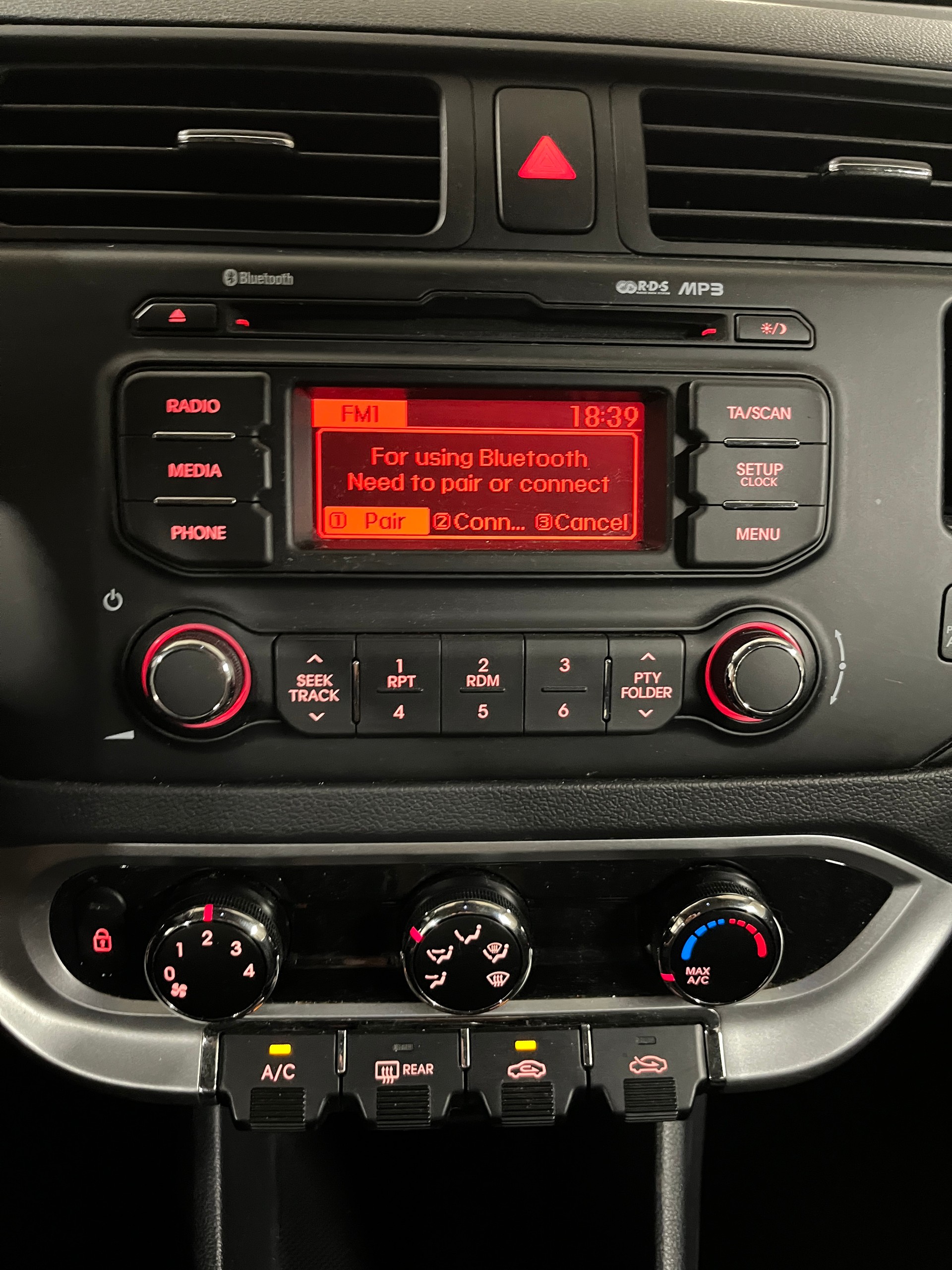 KIA Rio 1.4 CVVT Trend-image-12