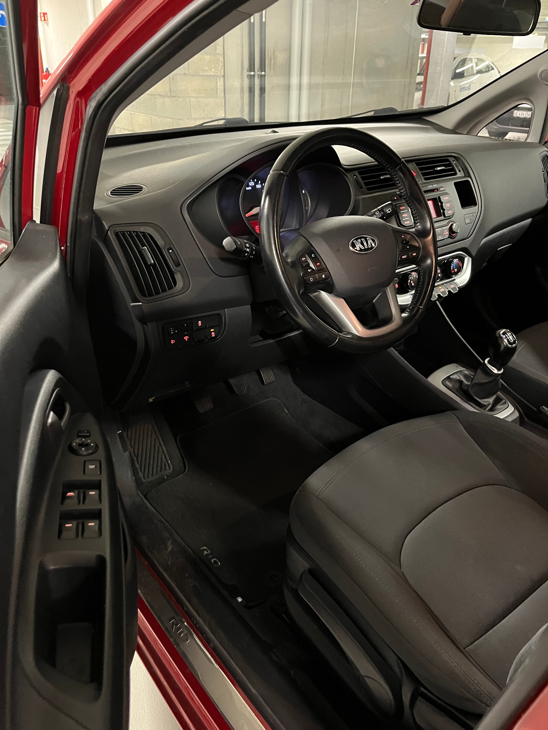KIA Rio 1.4 CVVT Trend-image-13