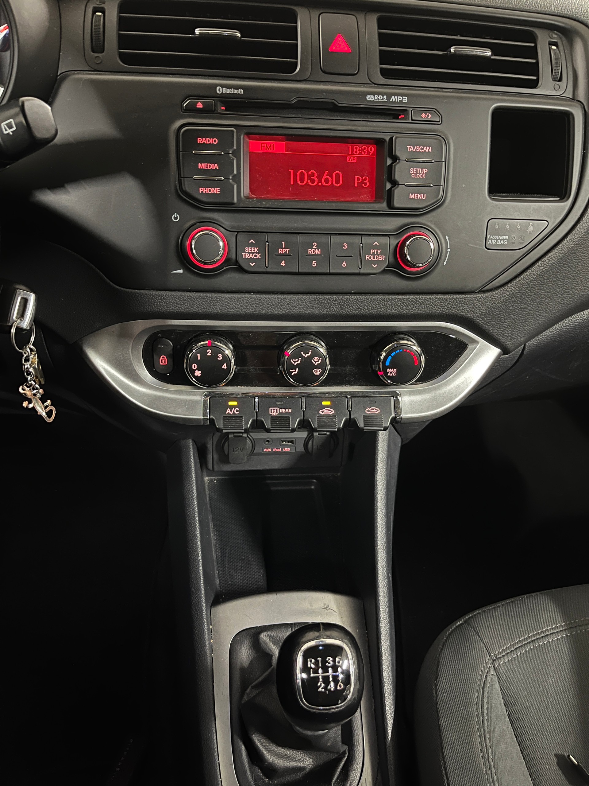 KIA Rio 1.4 CVVT Trend-image-11