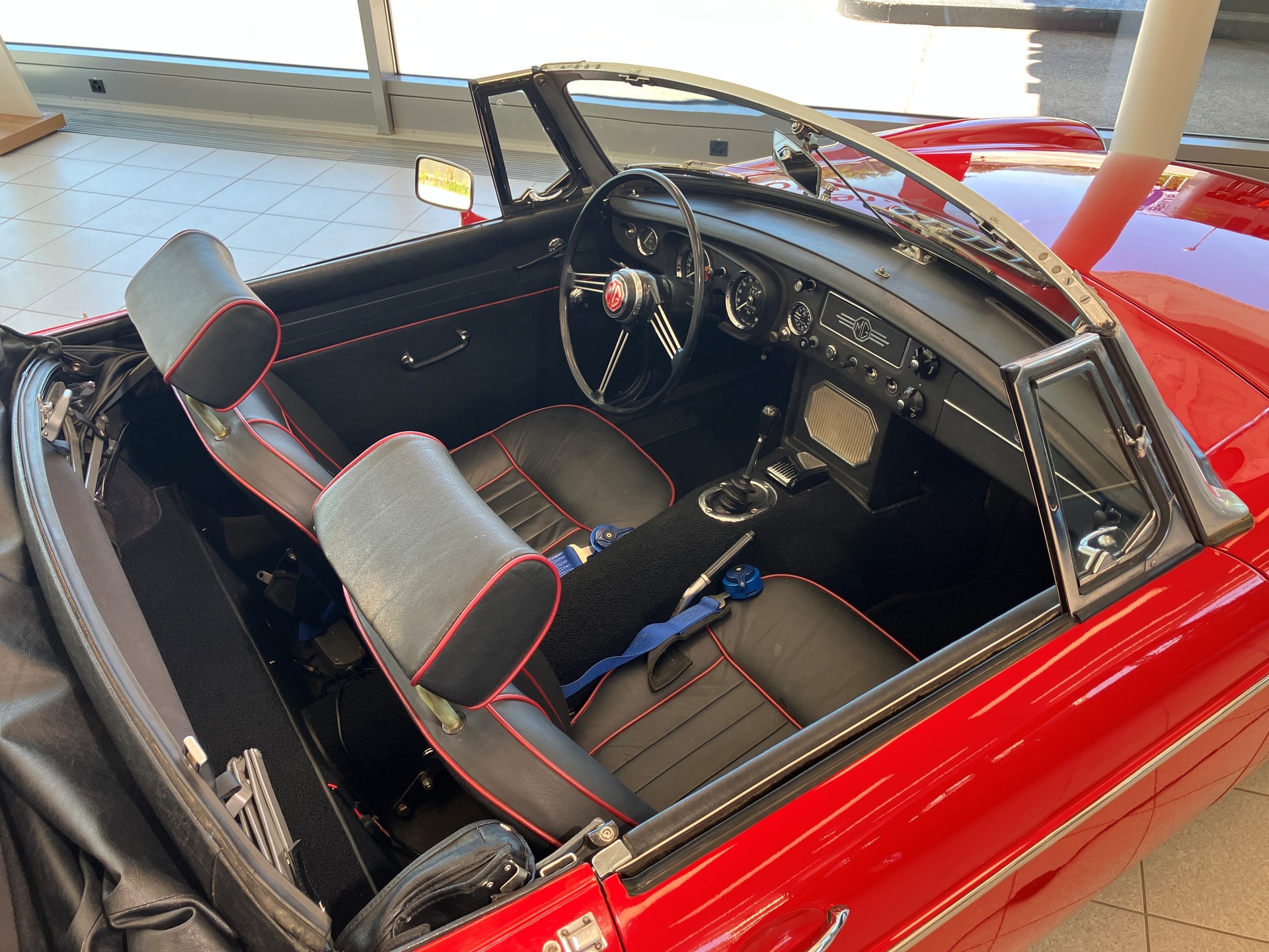 MG MGB-image-12