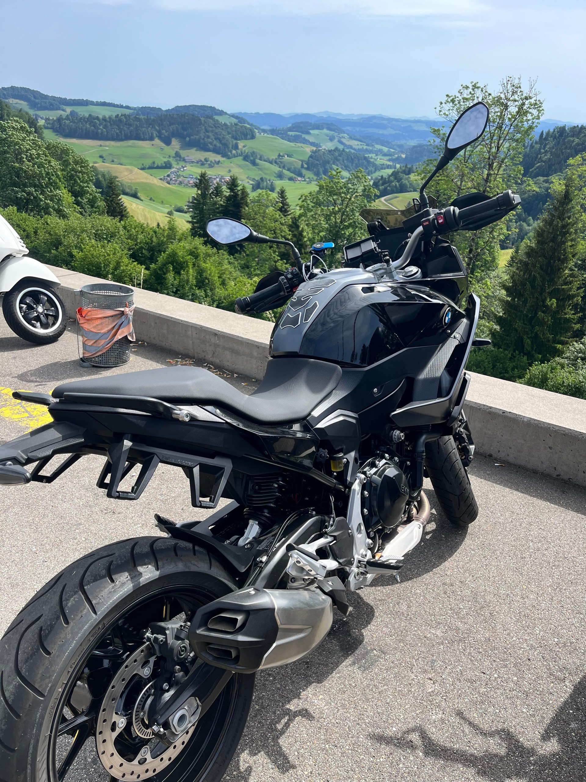 BMW F 900 XR A2 (35kW) ABS-image-1