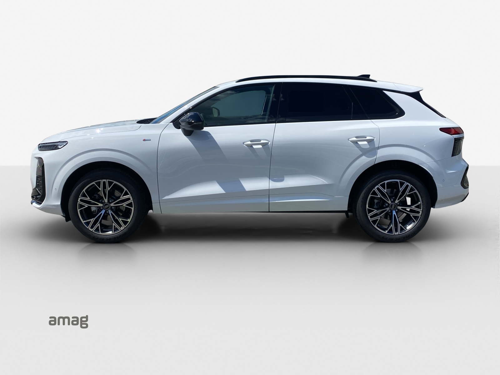 AUDI Q3 SUV 110 kW TFSI S tronic-showroom-element-1