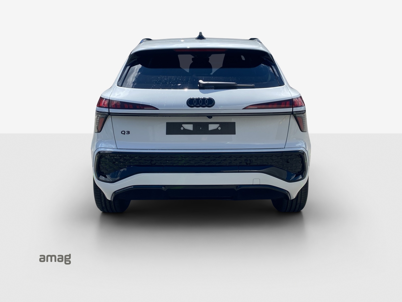 AUDI Q3 SUV 110 kW TFSI S tronic-showroom-element-3