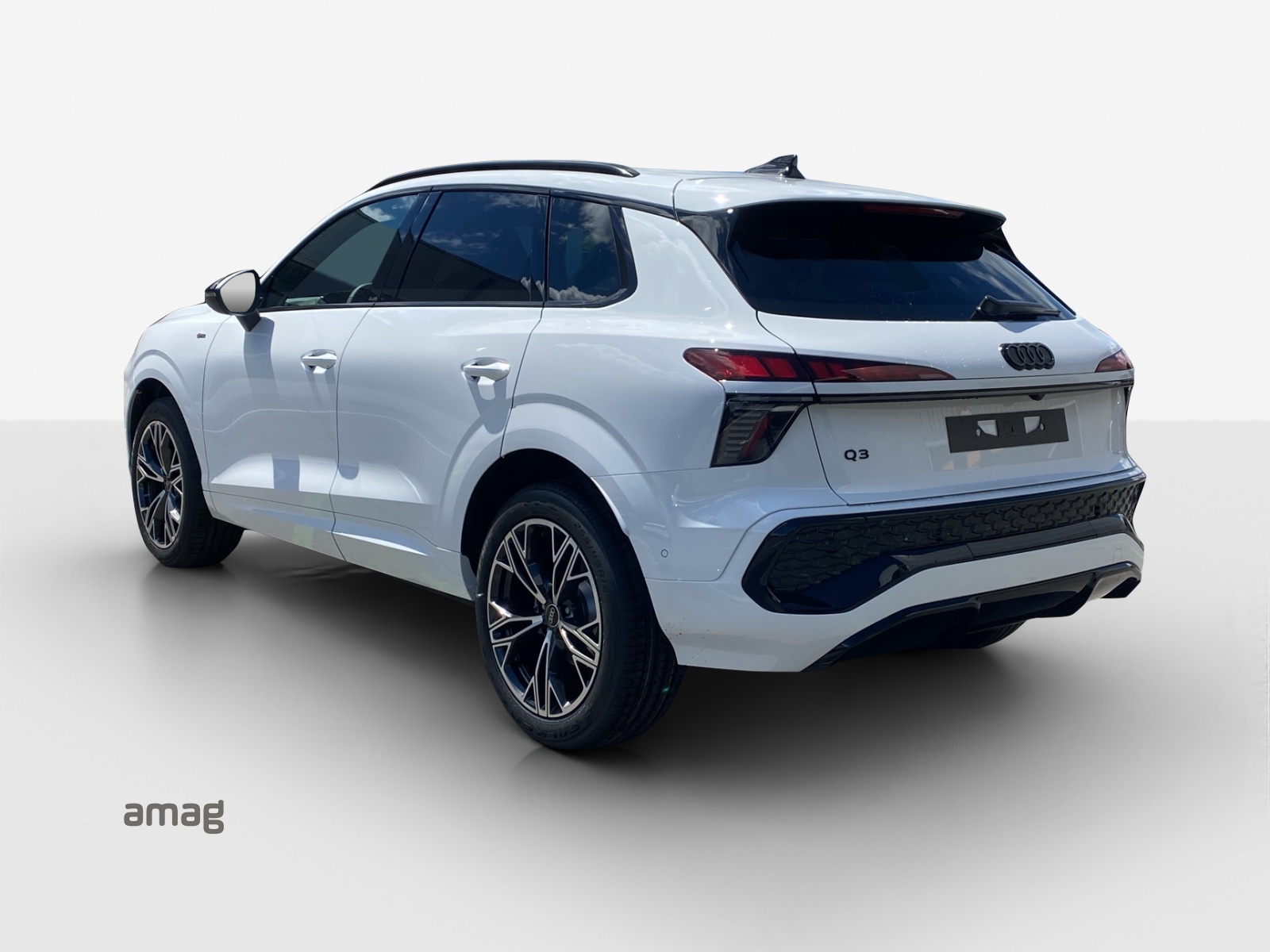 AUDI Q3 SUV 110 kW TFSI S tronic-showroom-element-2