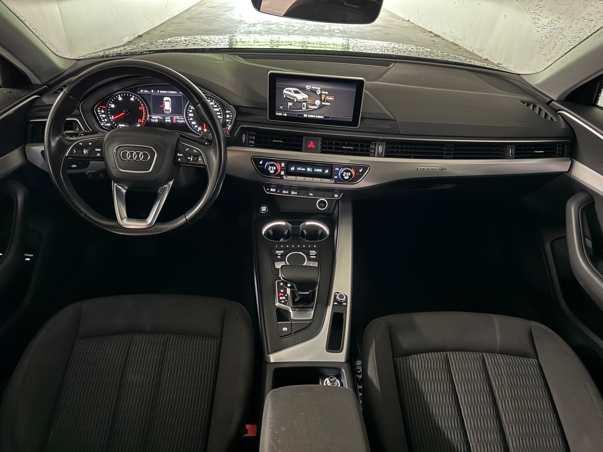 AUDI A4 Avant 2.0 TDI Design quattro S-tronic mit AHK-image-10