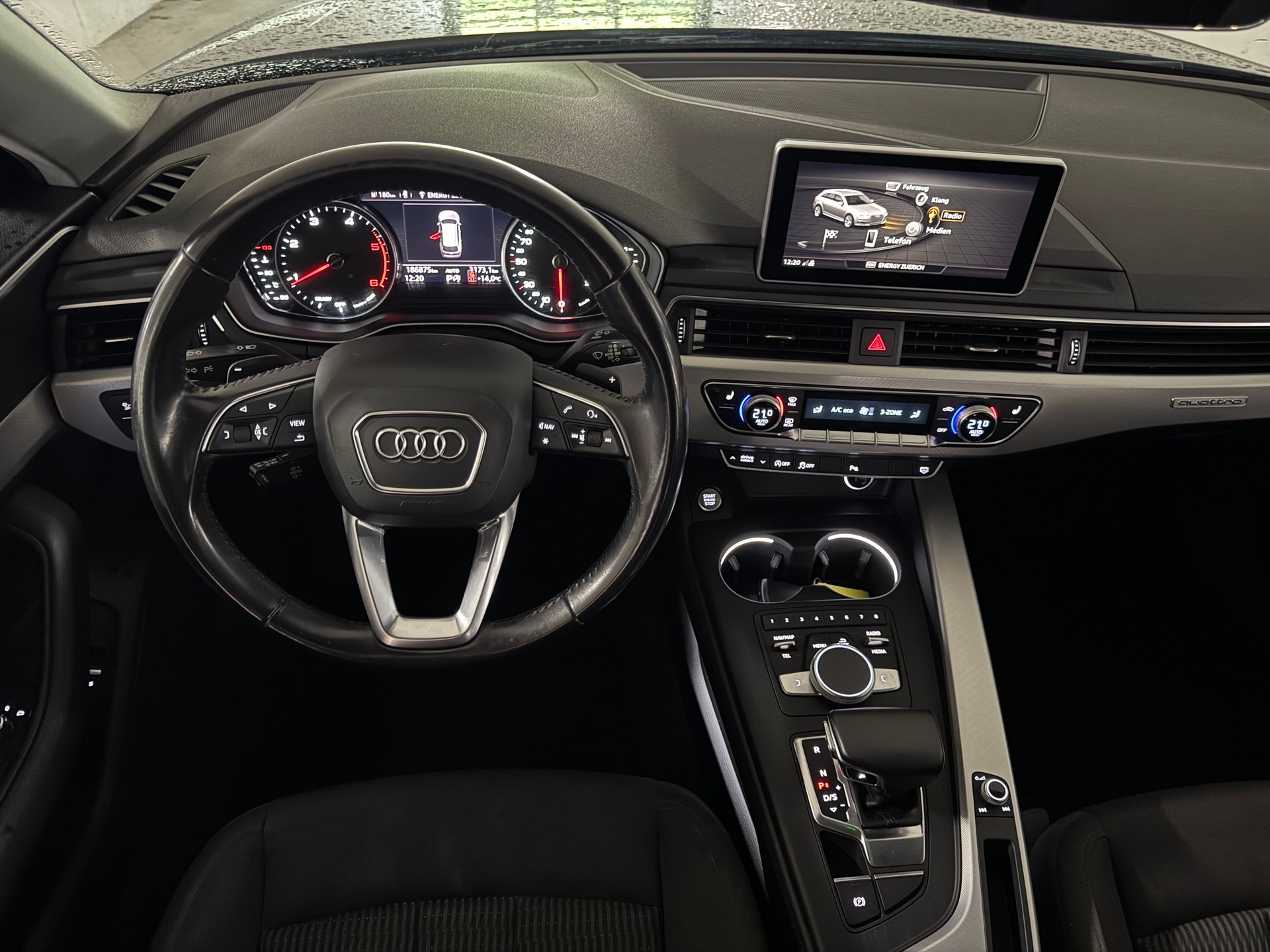 AUDI A4 Avant 2.0 TDI Design quattro S-tronic mit AHK-image-12