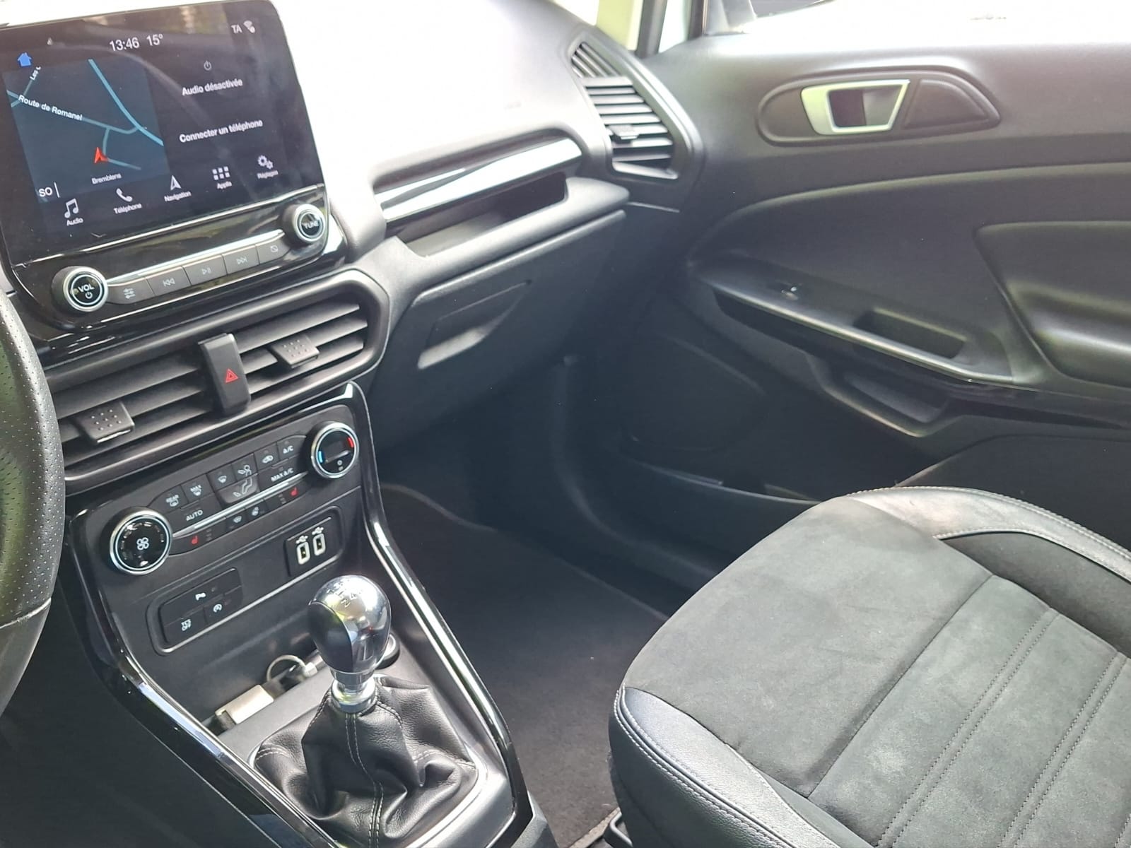 FORD EcoSport 1.0 SCTi ST-Line-image-15