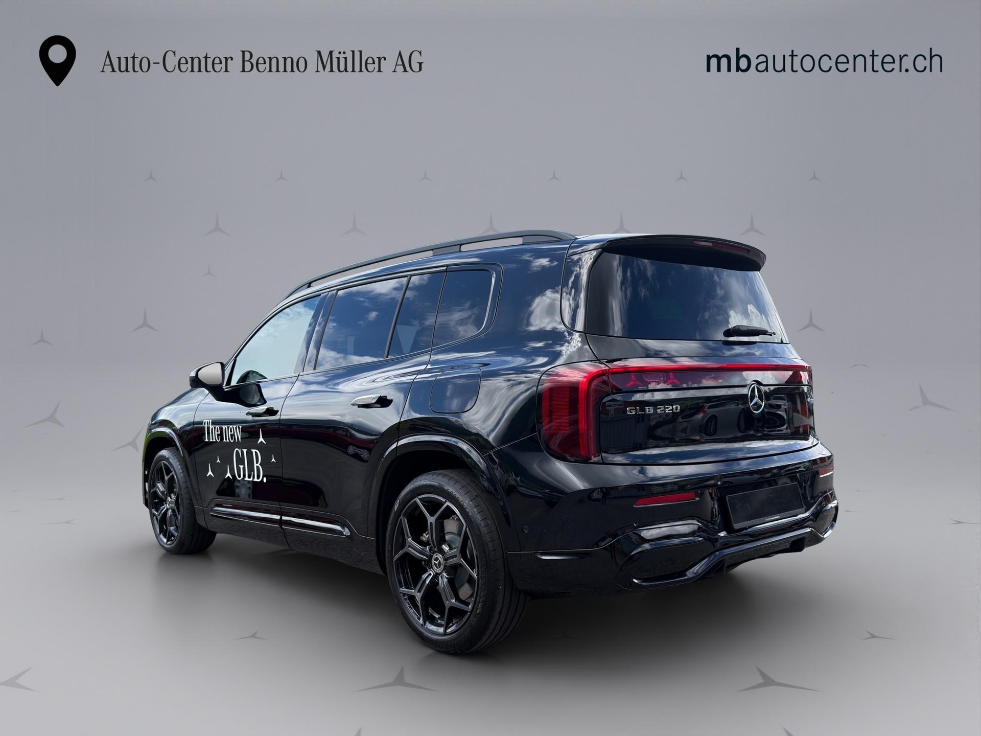 MERCEDES-BENZ GLB 220 4matic-showroom-element-2