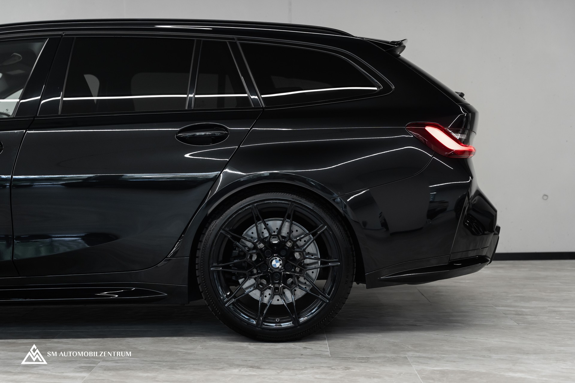 BMW M3 Competition xDrive Touring / 360° / Sitzbelüftung / Laserlight / Head-Up-image-6