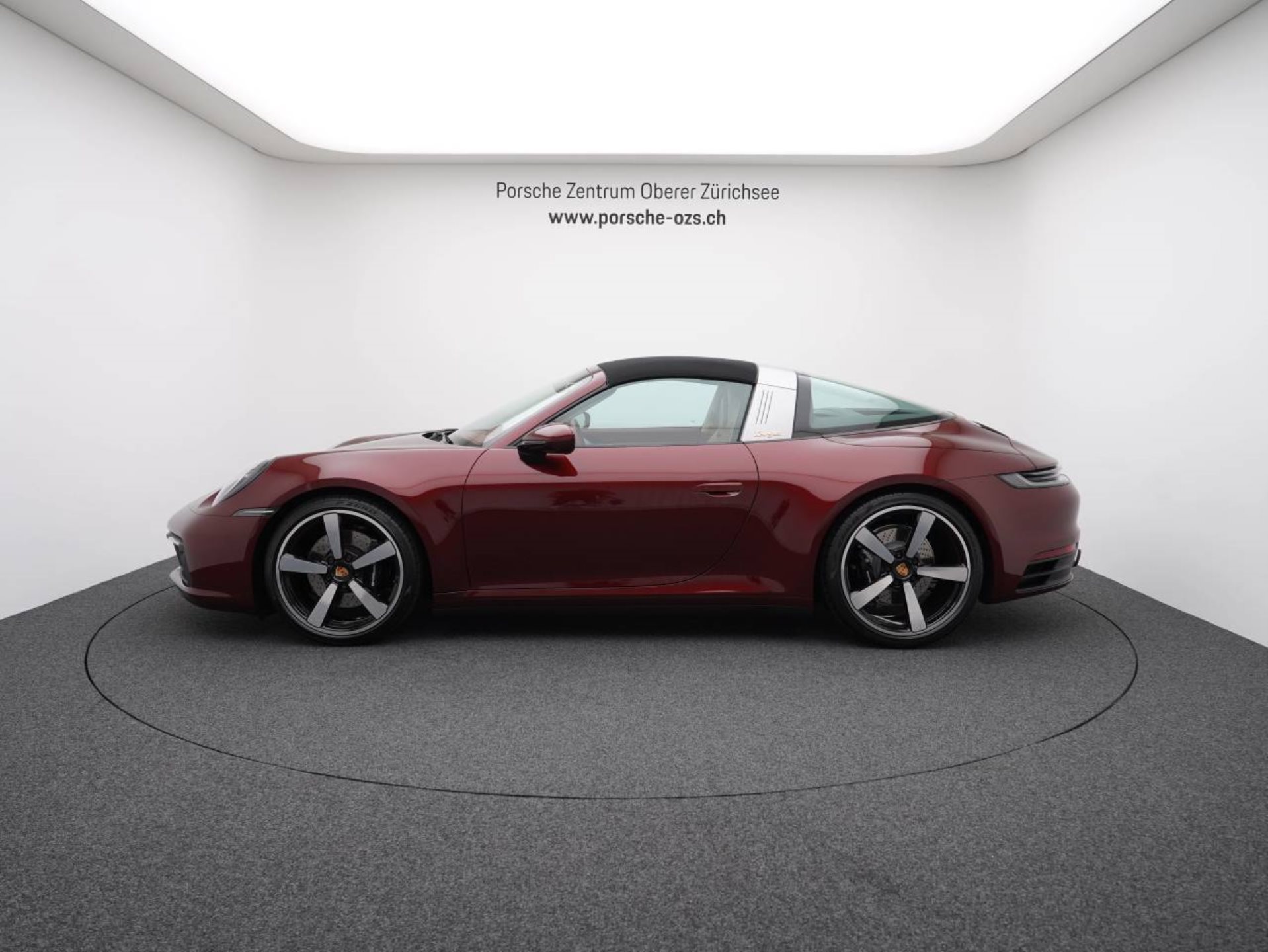 PORSCHE 911 Targa 4S Heritage Edition-showroom-element-1