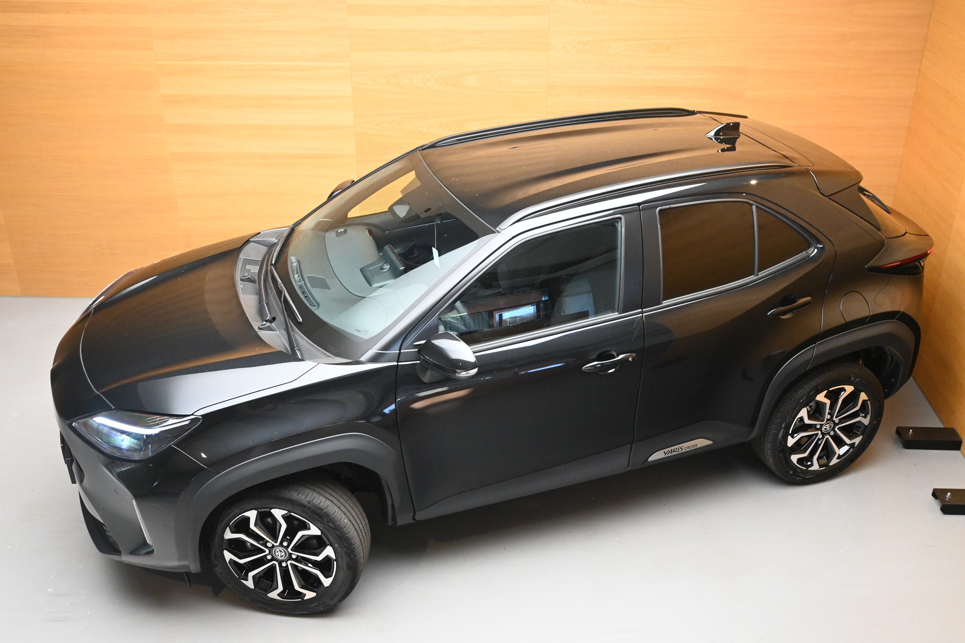 TOYOTA Yaris Cross 1.5 HEV Style-showroom-element-1