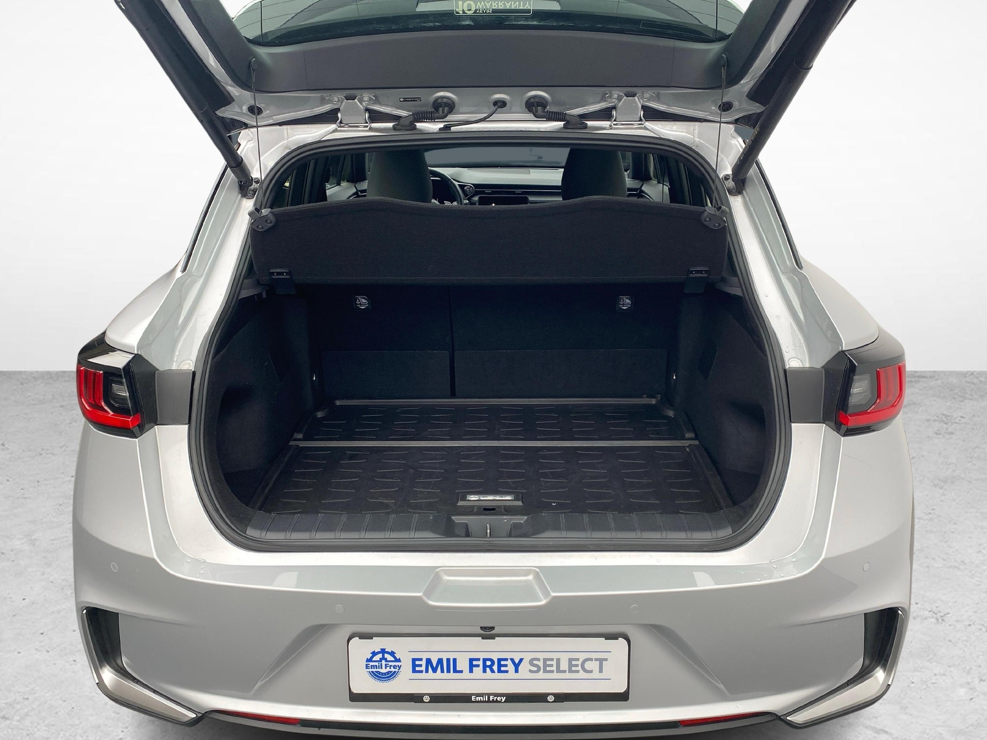 LEXUS LBX 1.5 Hybrid Relax AWD-image-14