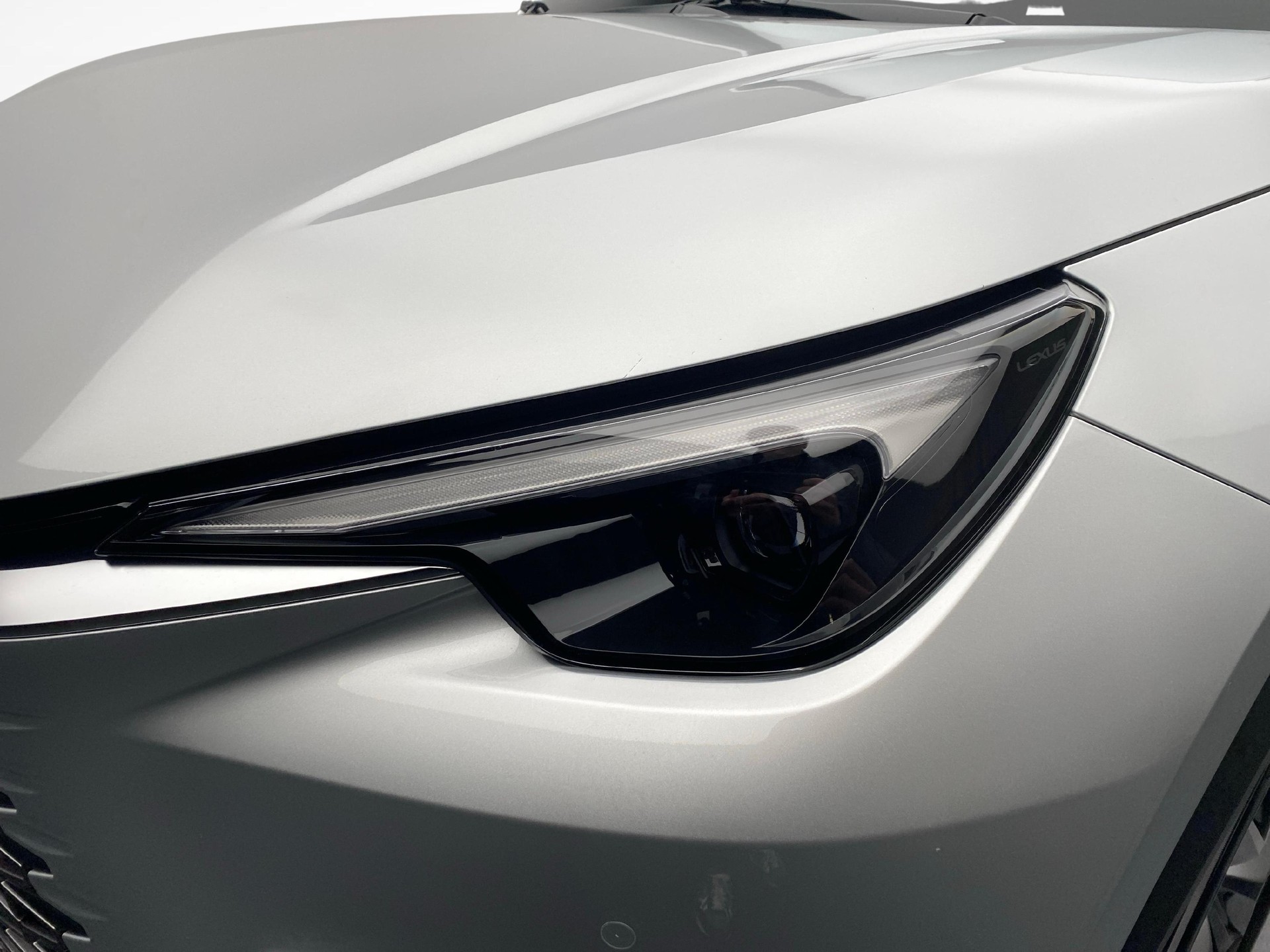 LEXUS LBX 1.5 Hybrid Relax AWD-image-17