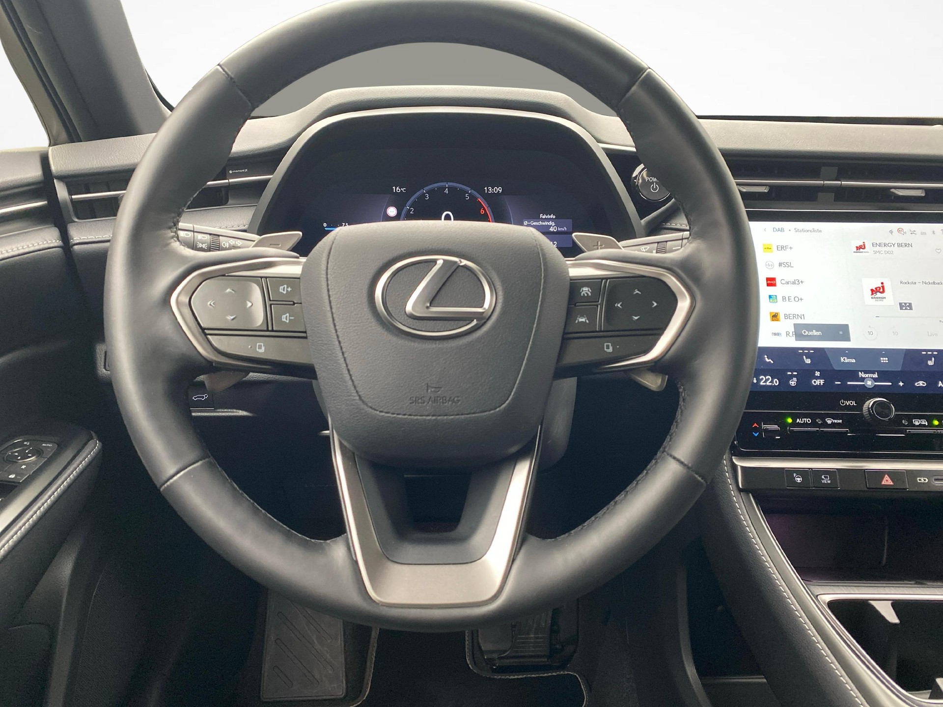 LEXUS LBX 1.5 Hybrid Relax AWD-image-9