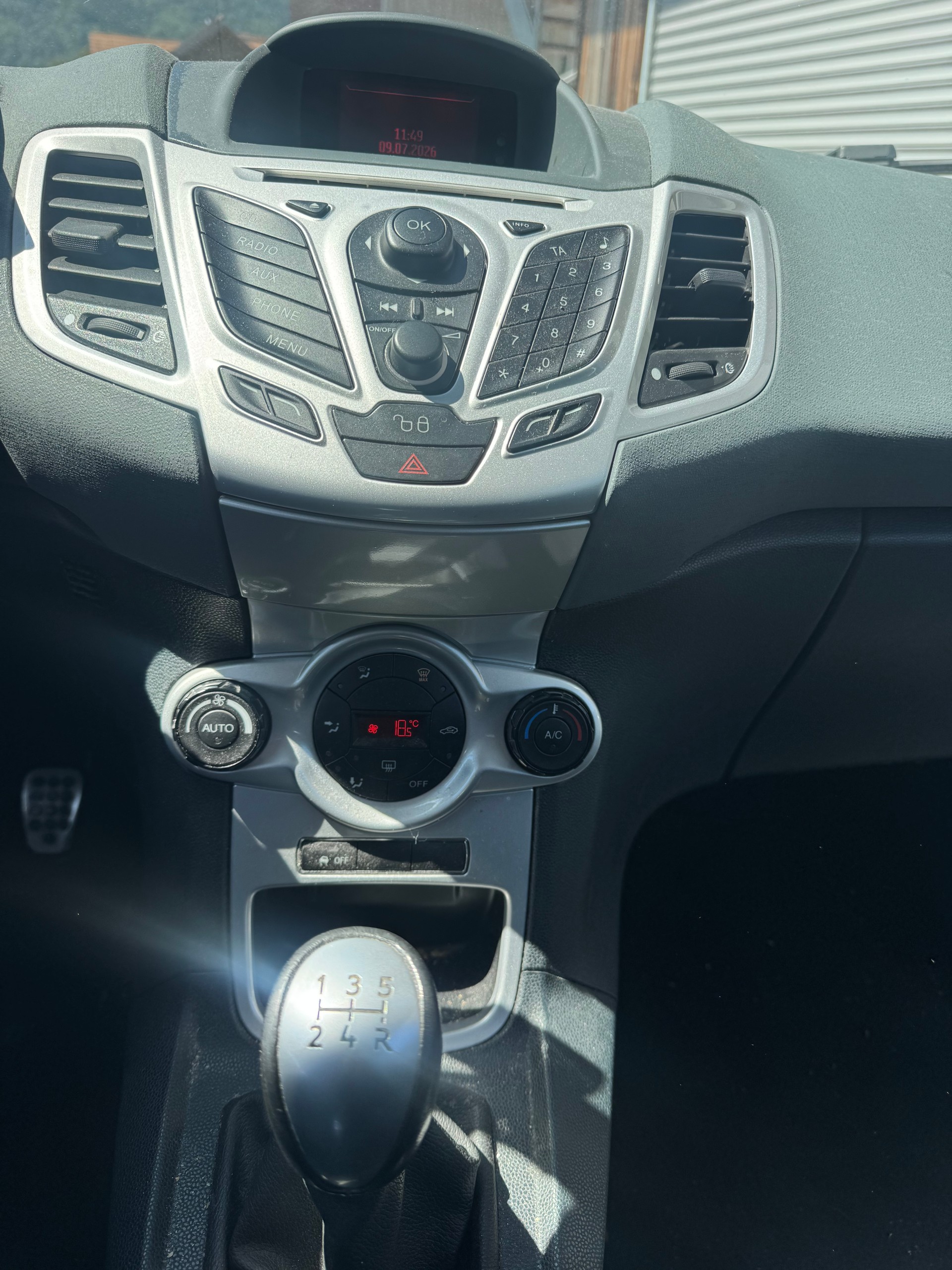 FORD Fiesta 1.6 16V Sport-image-8