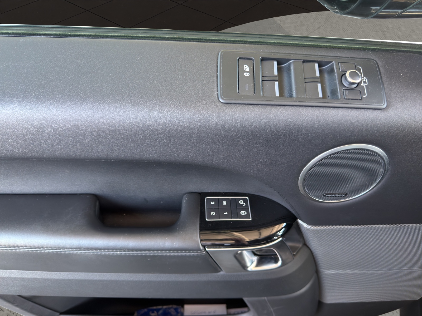LAND ROVER Range Rover Sport 3.0 SDV6 Autobiography Automatic-image-11