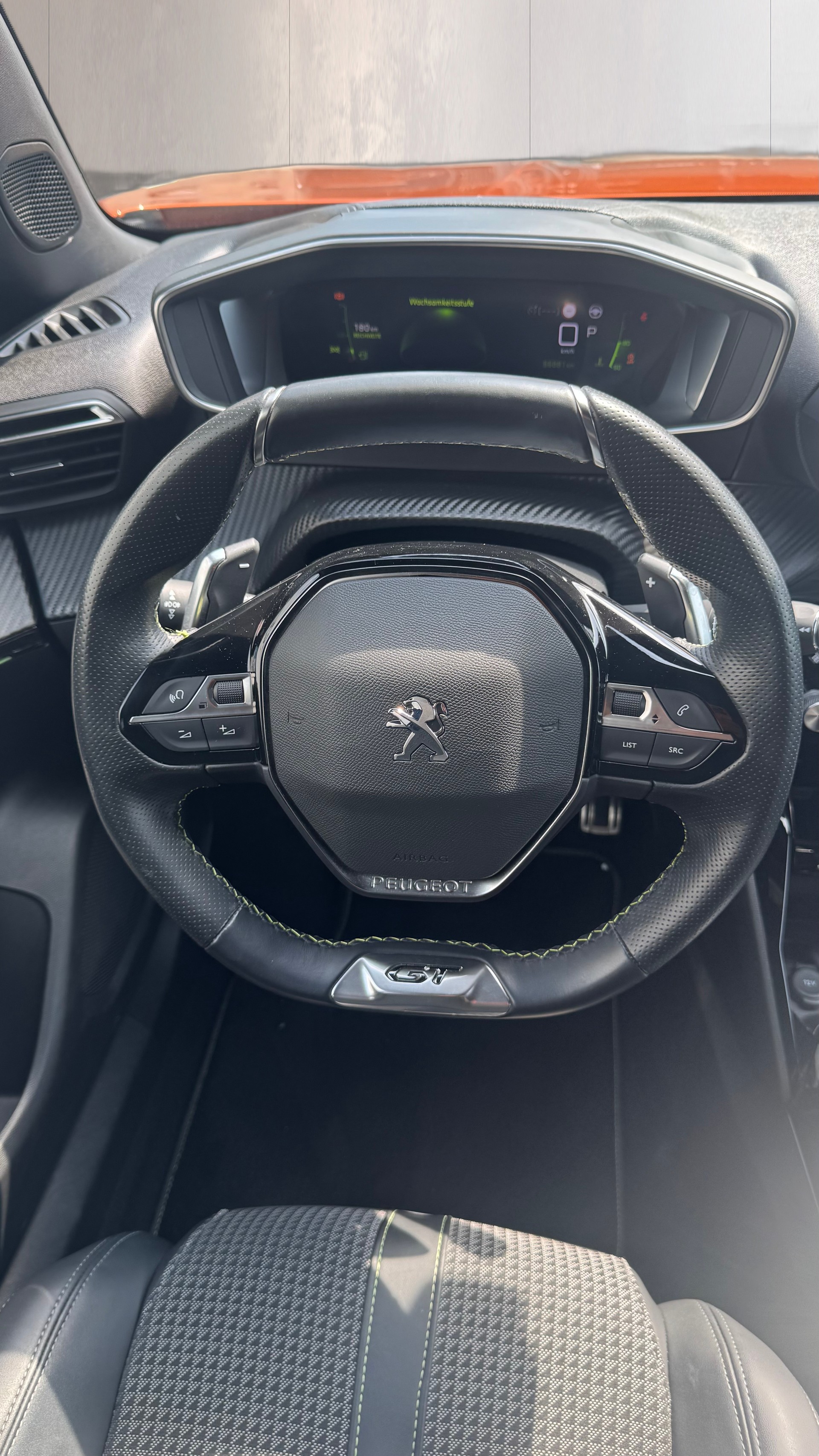 PEUGEOT 2008 1.5 BlueHDi GT Line EAT8-image-22