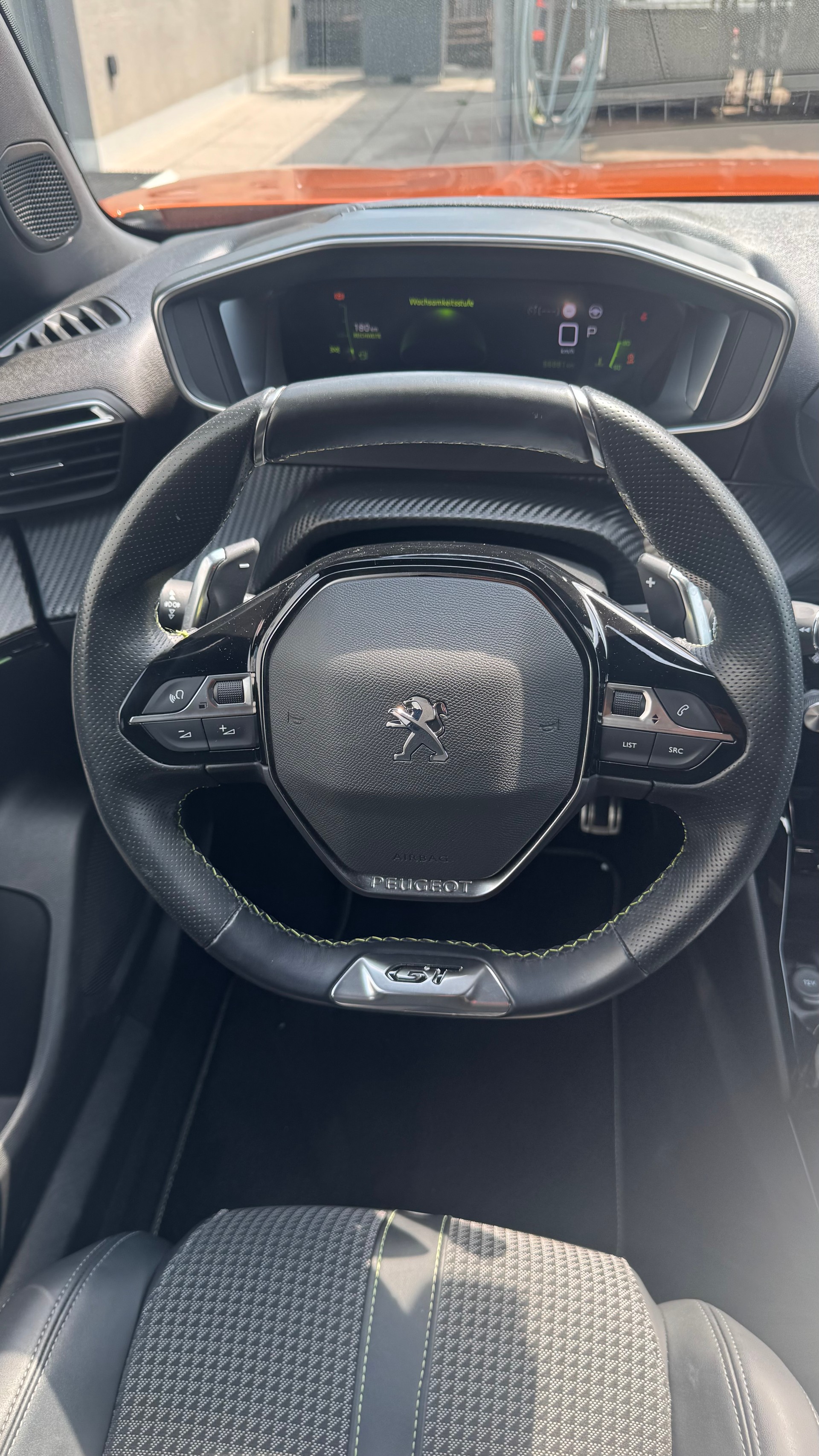 PEUGEOT 2008 1.5 BlueHDi GT Line EAT8-image-22