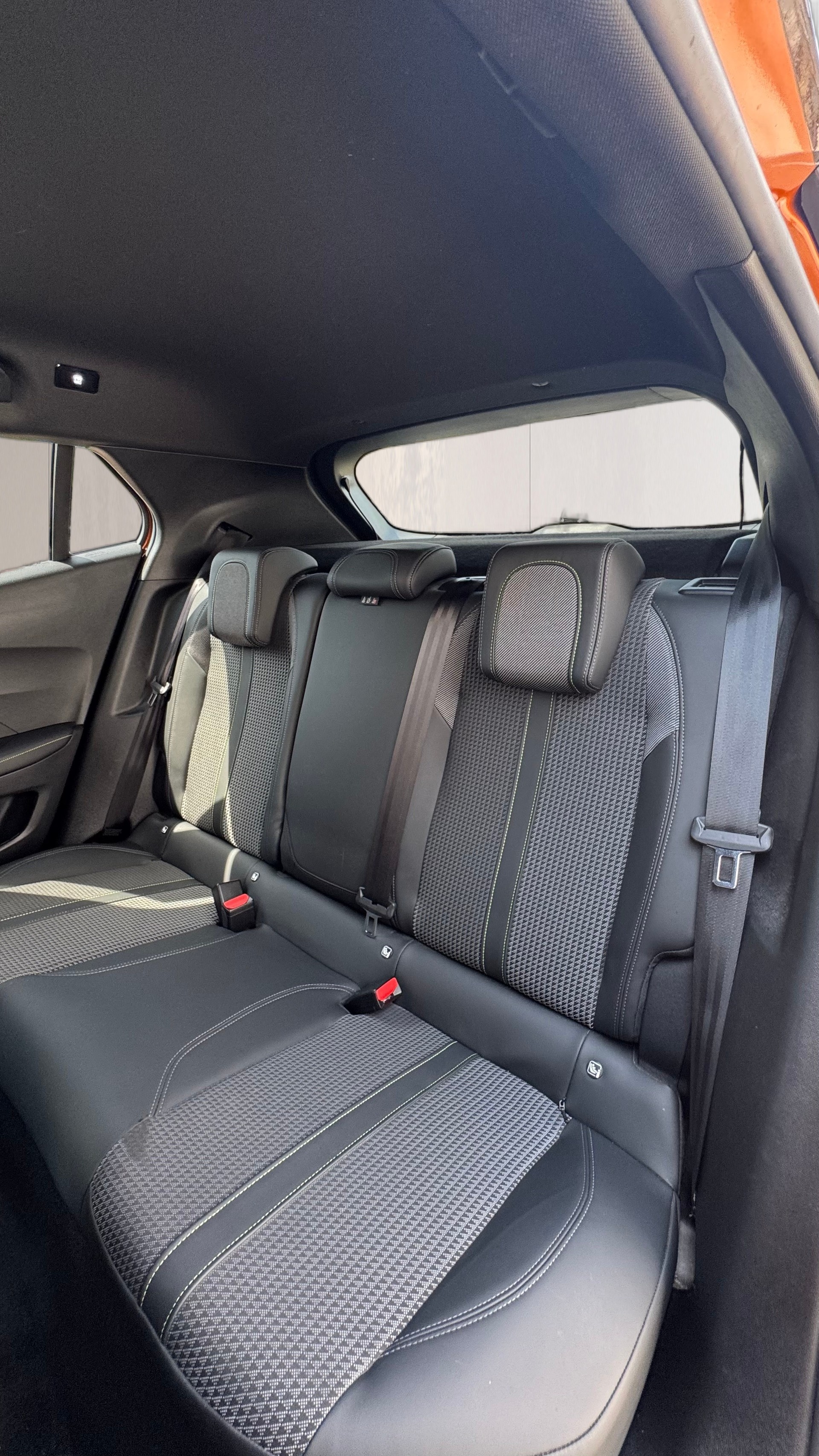 PEUGEOT 2008 1.5 BlueHDi GT Line EAT8-image-15