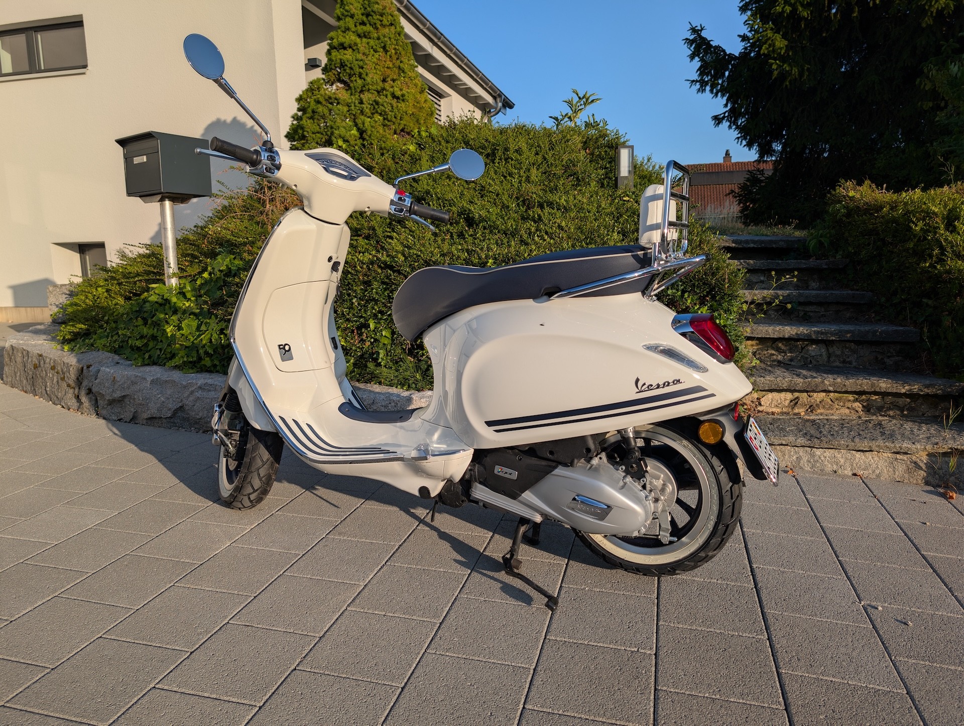 PIAGGIO 125 iGet Yacht Club Edition-image-1
