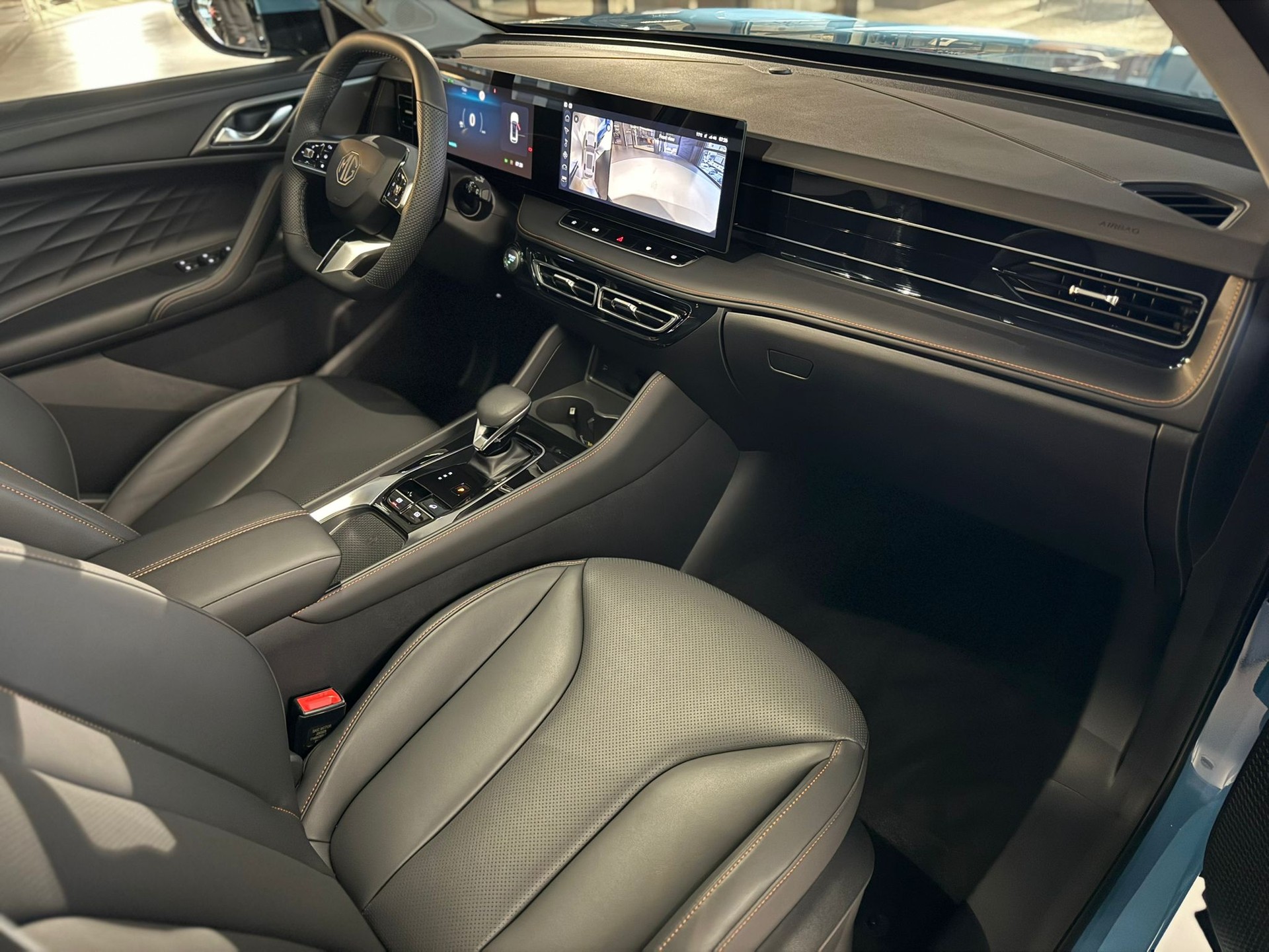 MG HS 1.5 T HEV Luxury-image-7